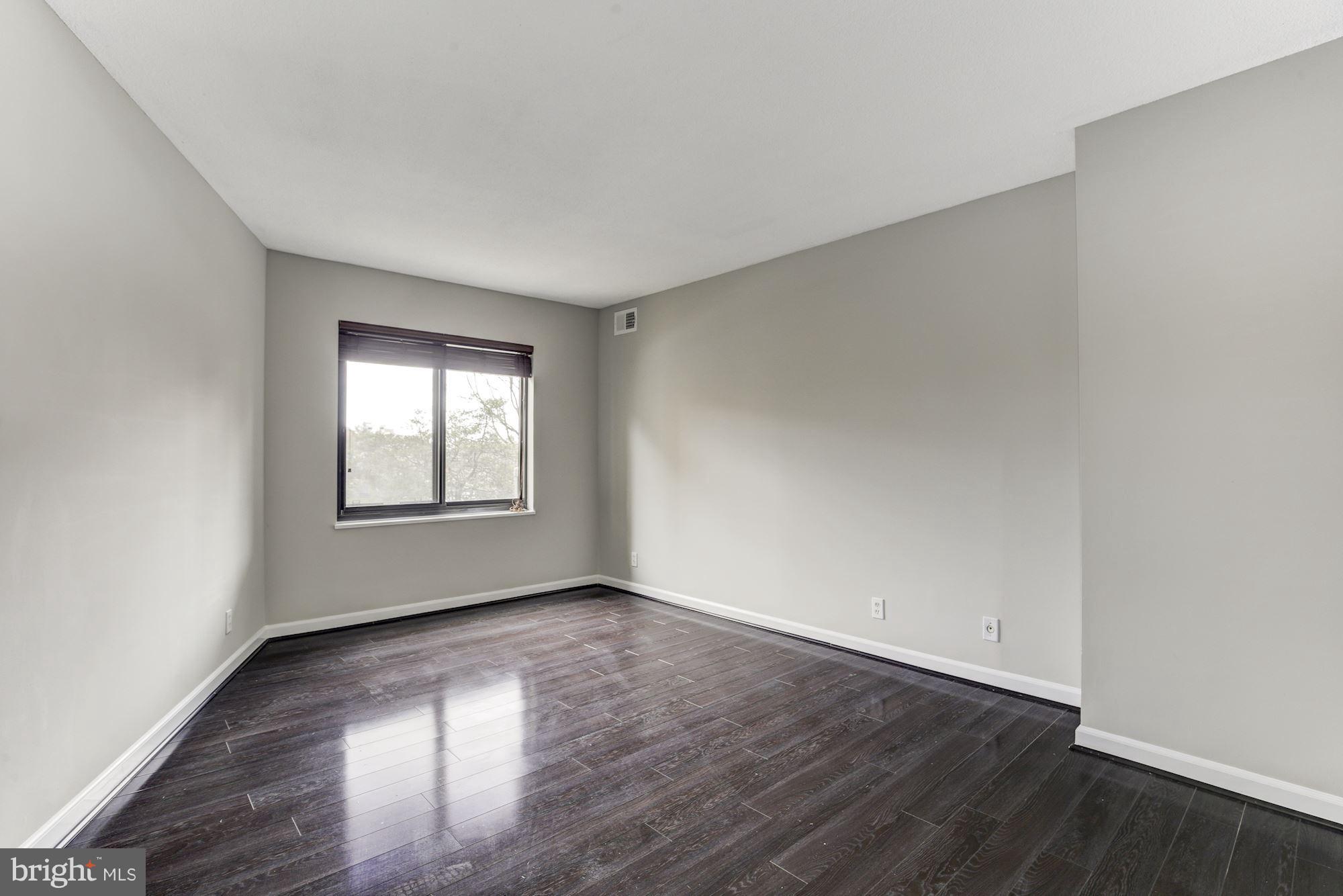 WATERGATE AT LANDMARK - Residential