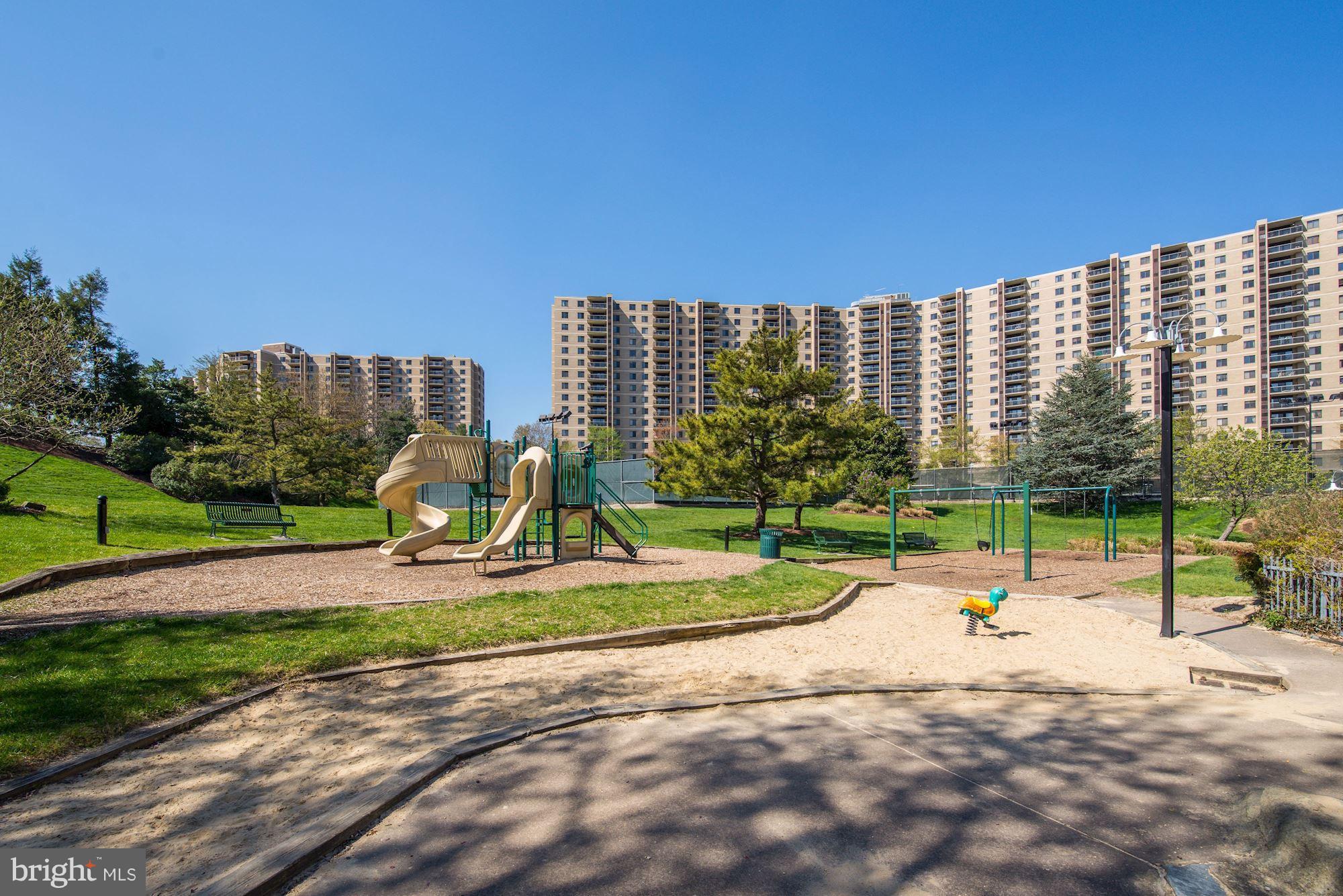 WATERGATE AT LANDMARK - Residential