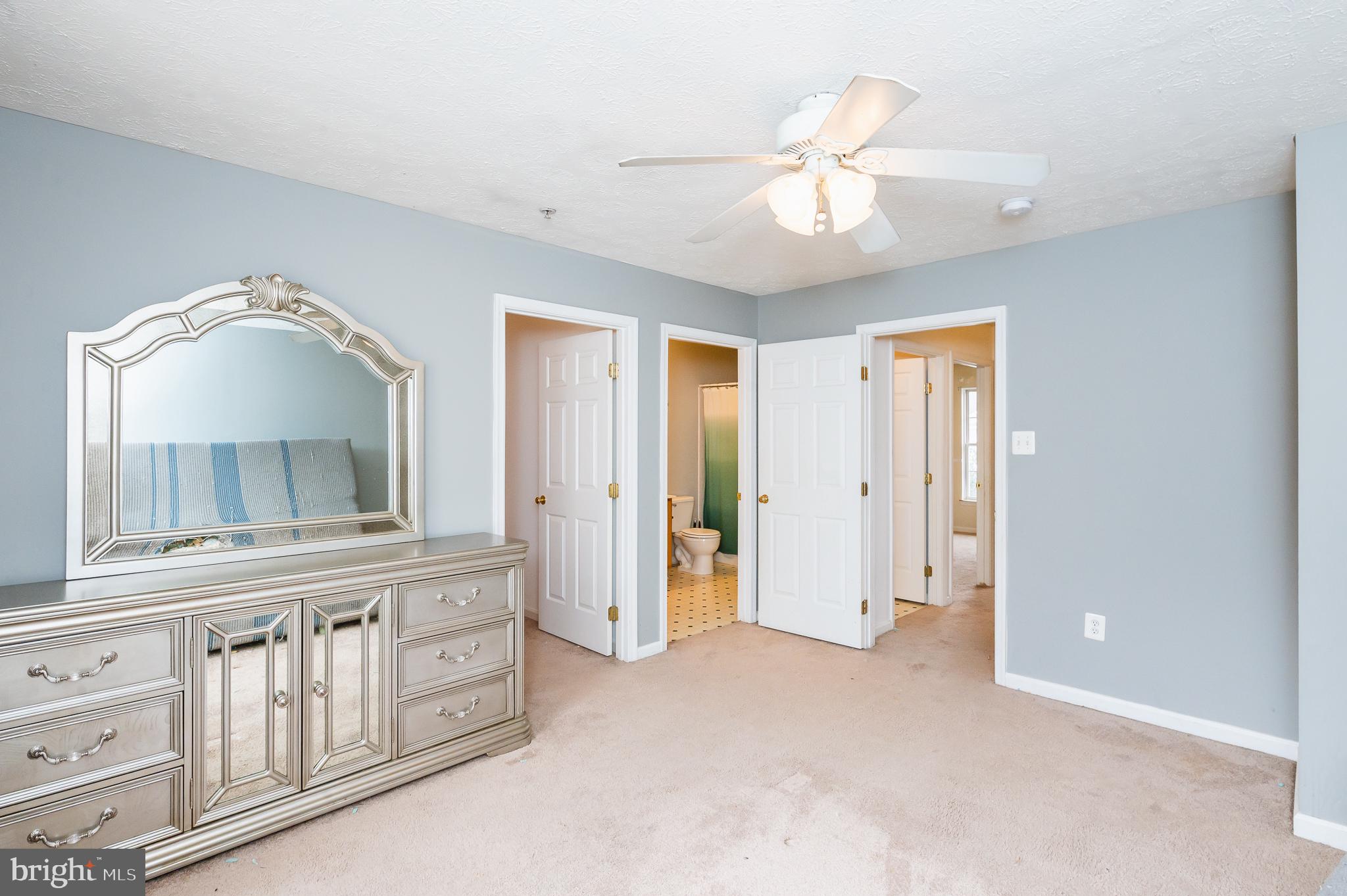 HOLLY WOODS - Residential