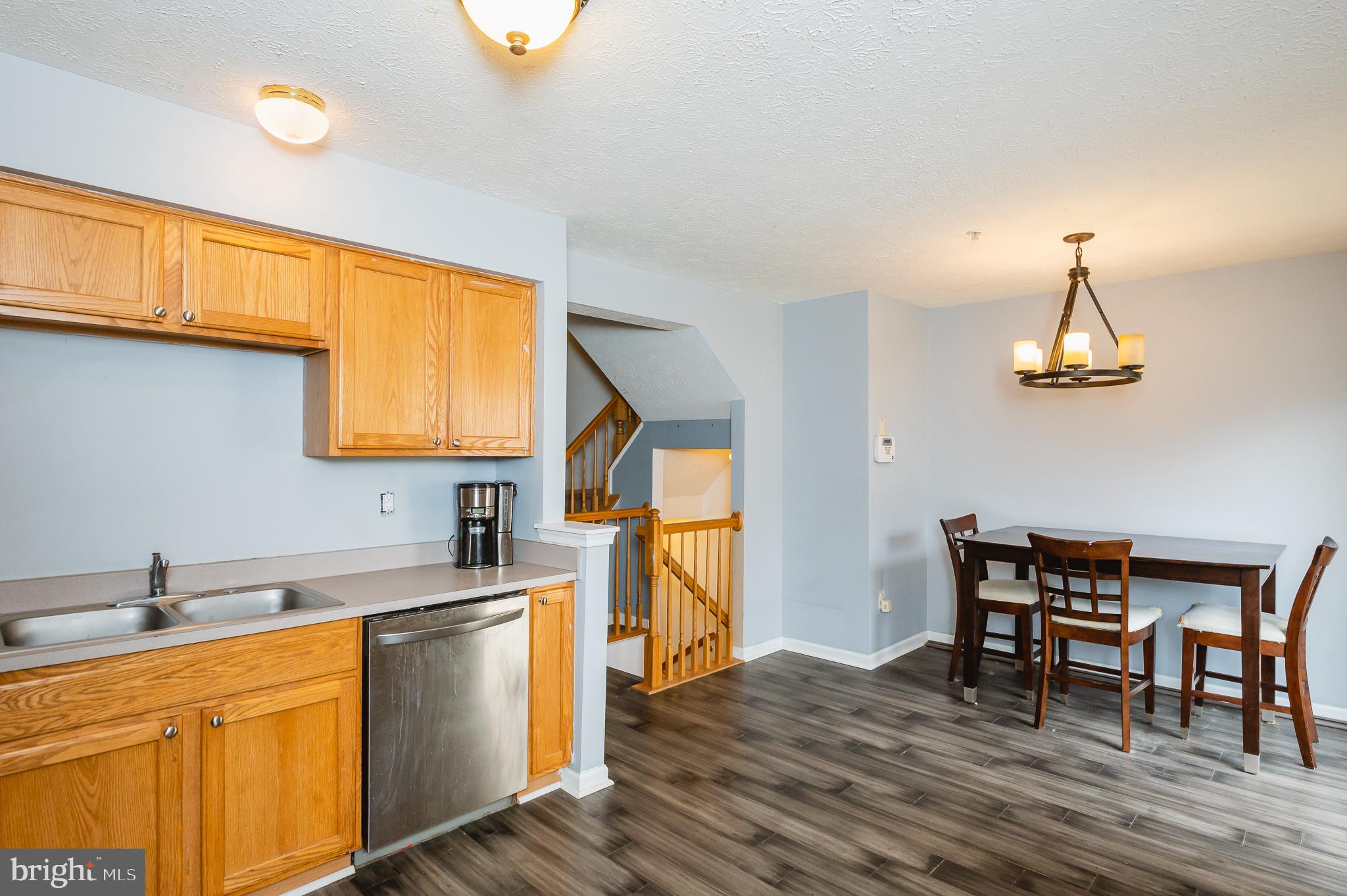 HOLLY WOODS - Residential