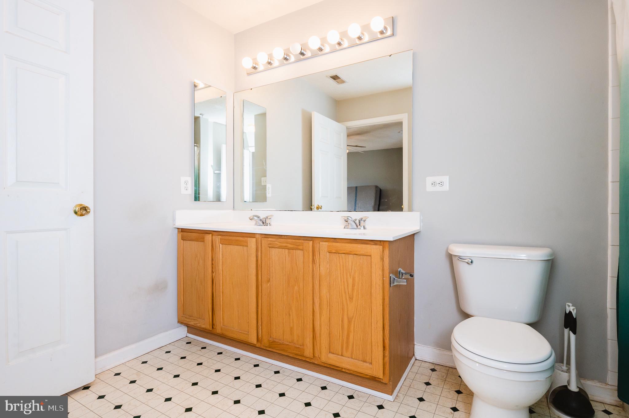 HOLLY WOODS - Residential