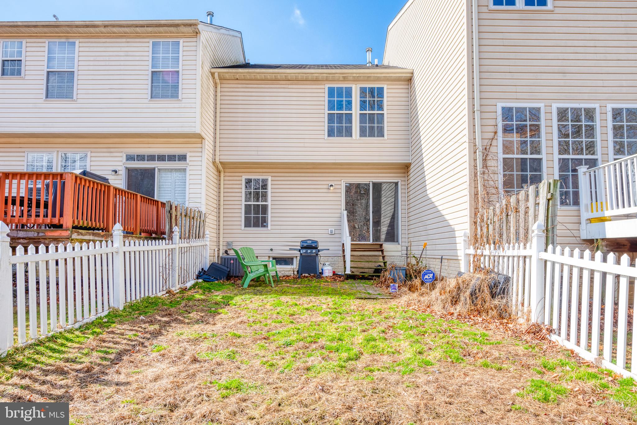 HOLLY WOODS - Residential