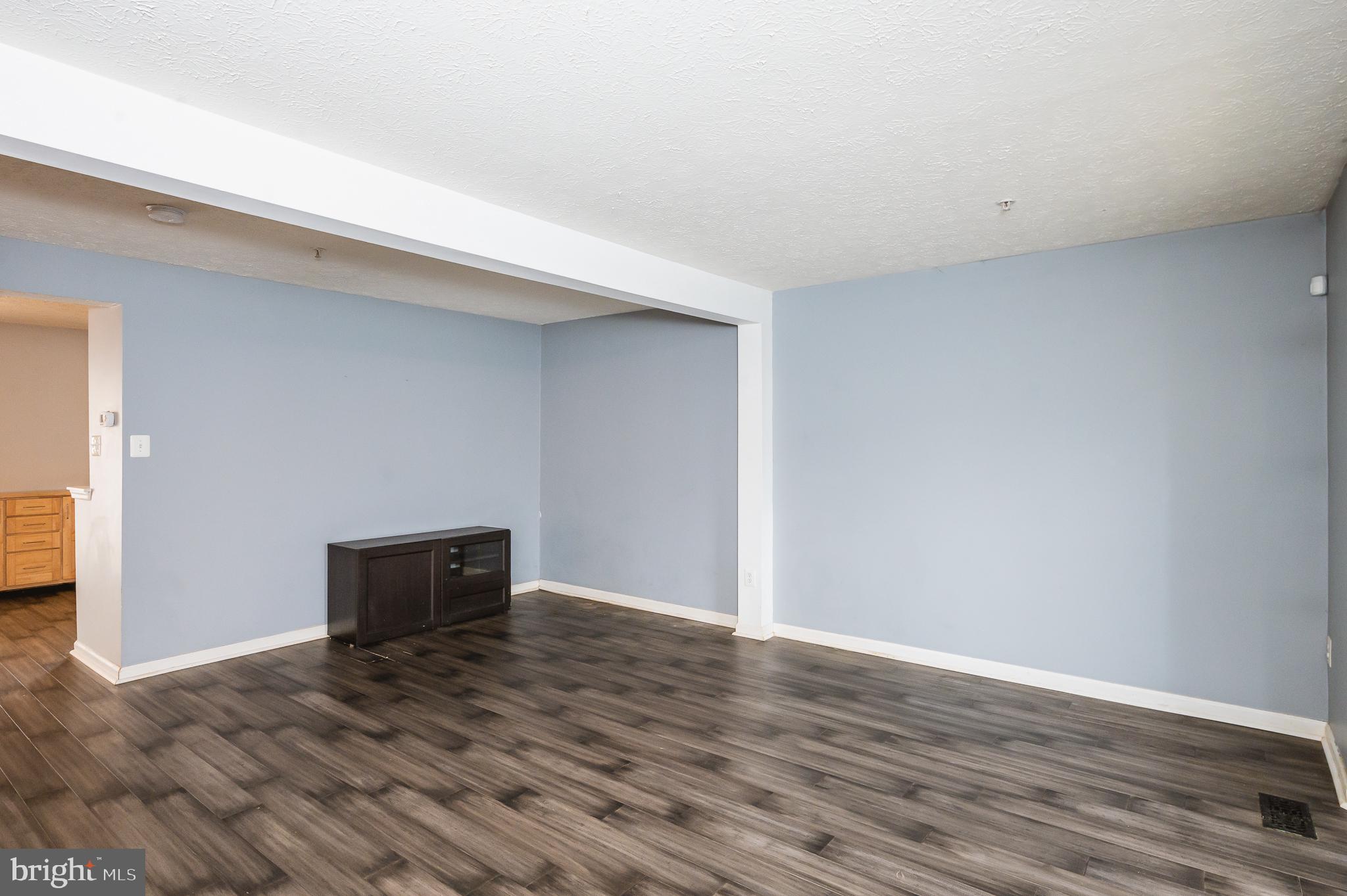 HOLLY WOODS - Residential