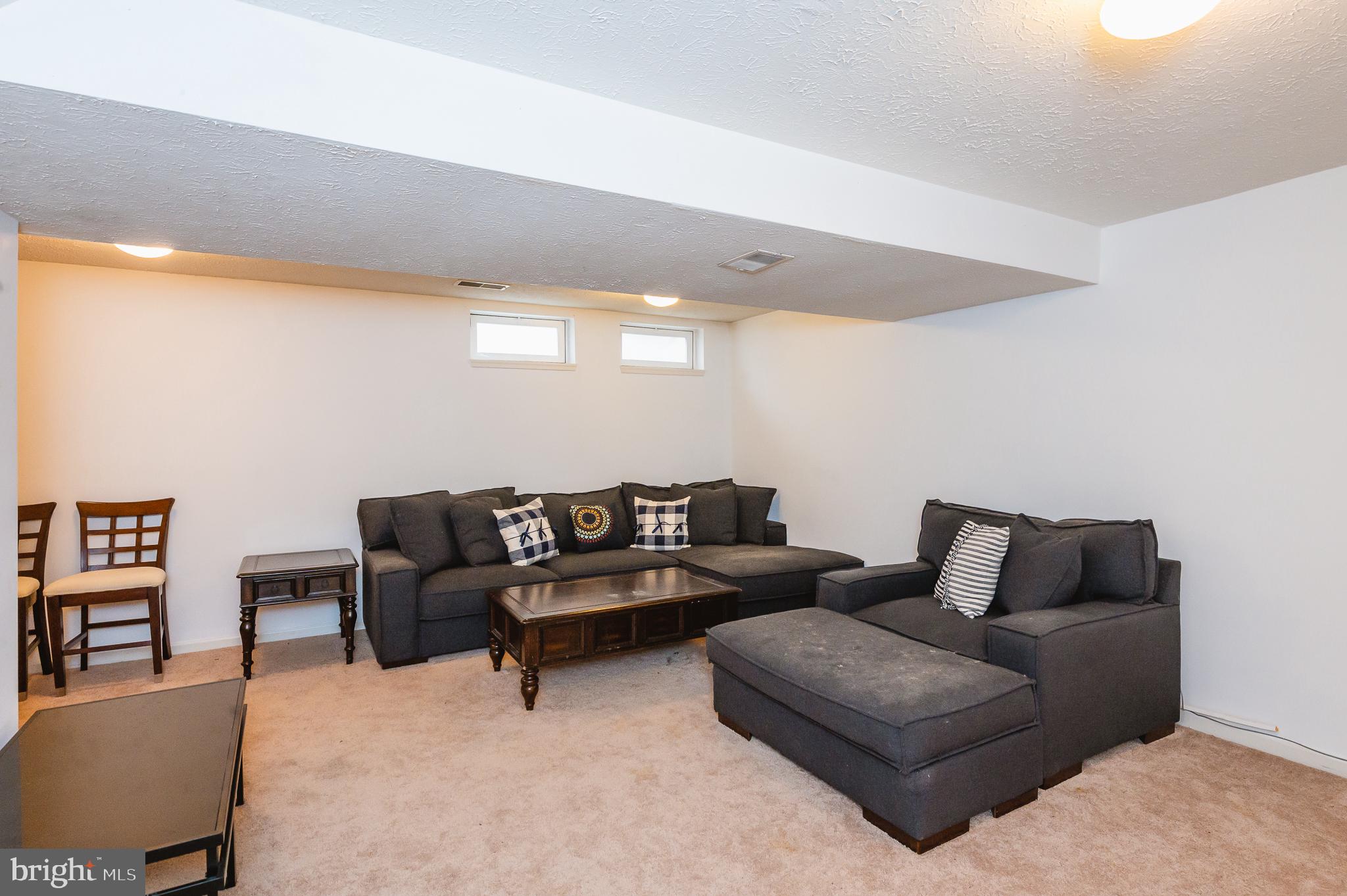 HOLLY WOODS - Residential