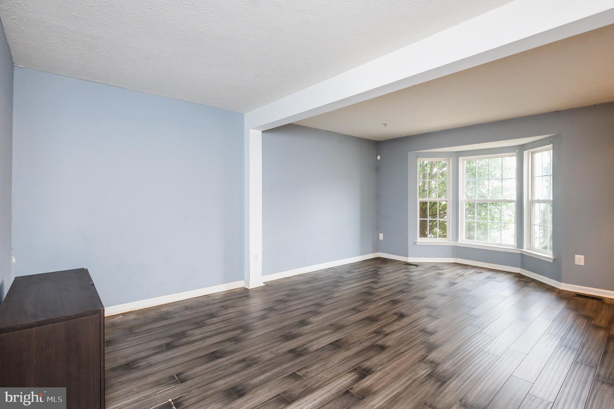 HOLLY WOODS - Residential