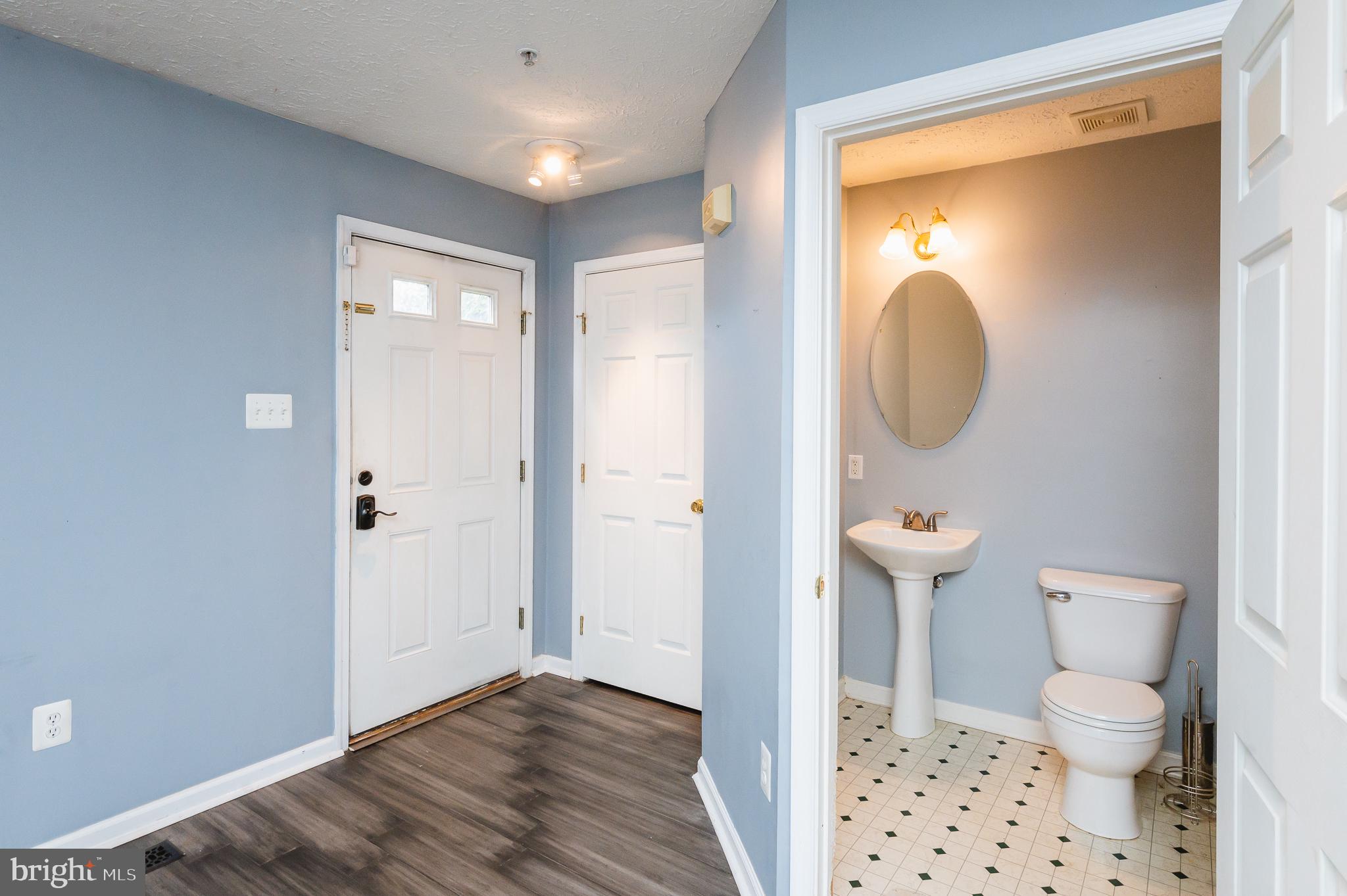 HOLLY WOODS - Residential