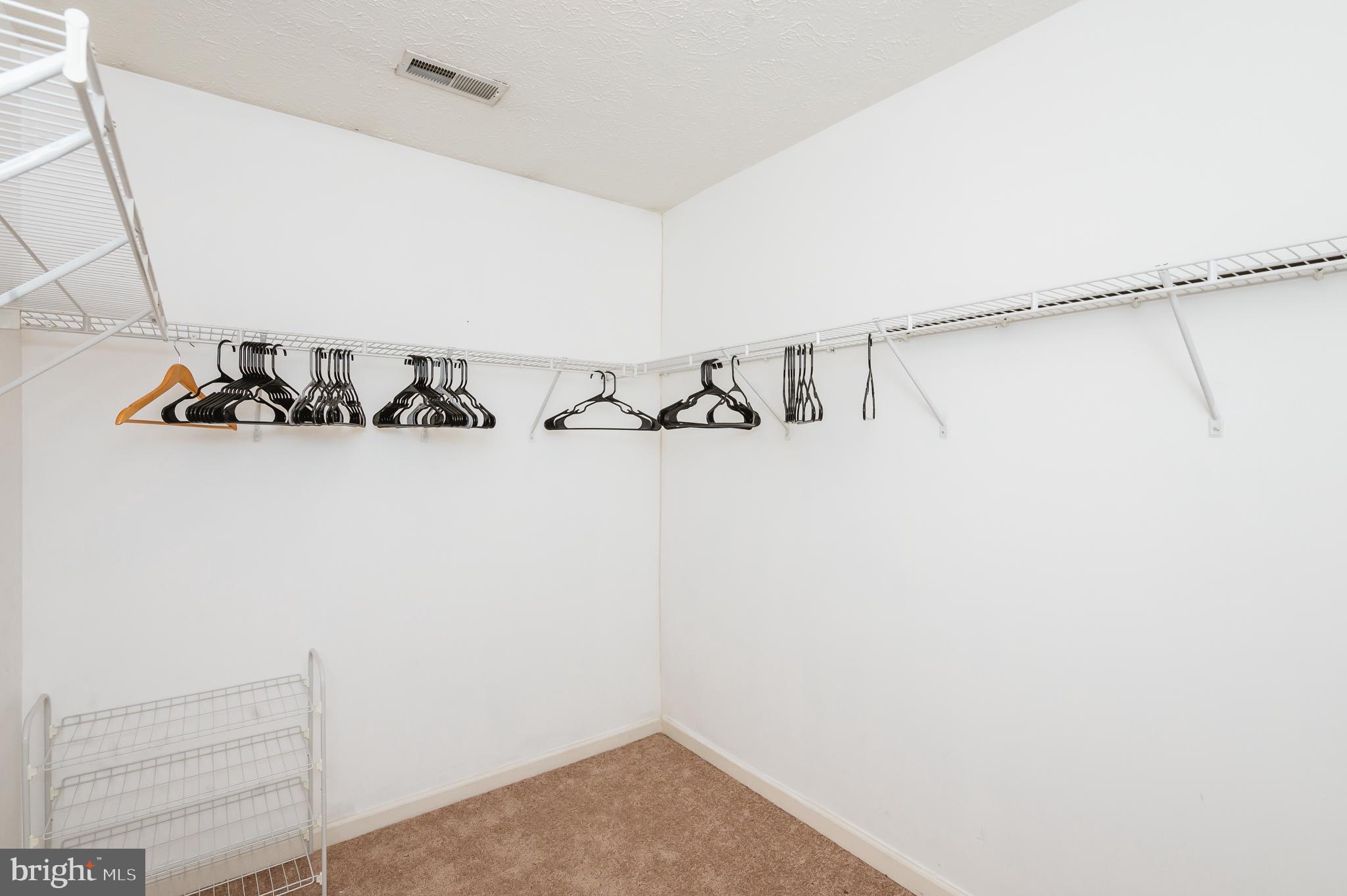 HOLLY WOODS - Residential