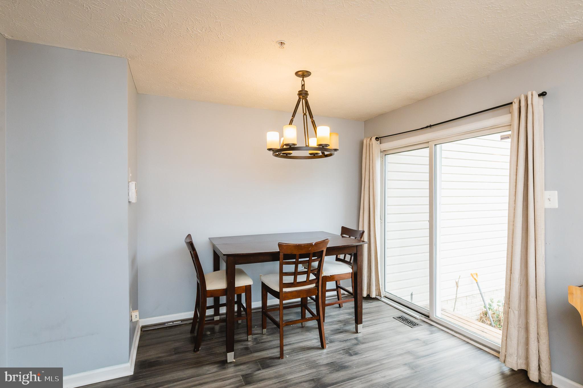 HOLLY WOODS - Residential