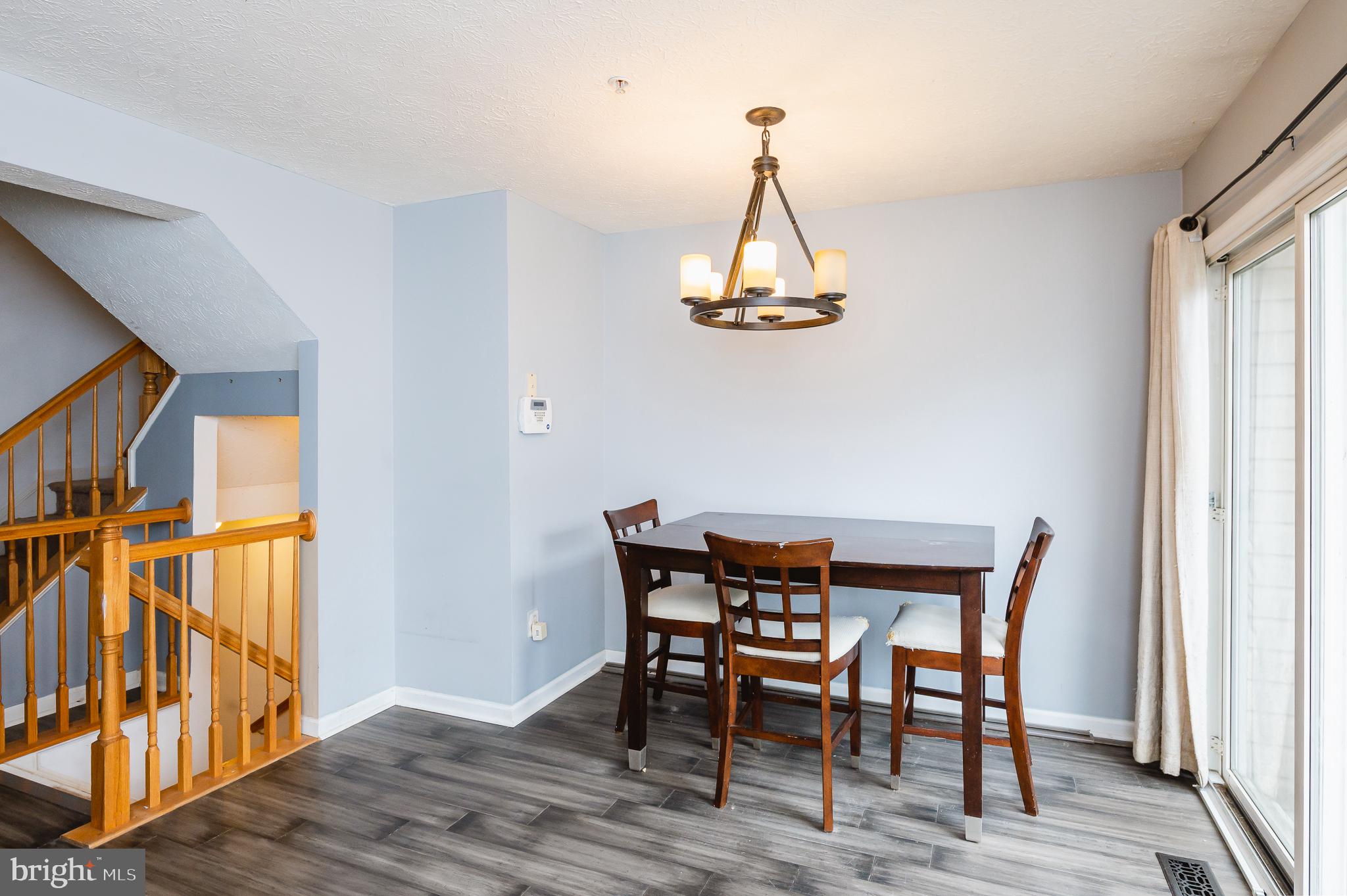 HOLLY WOODS - Residential