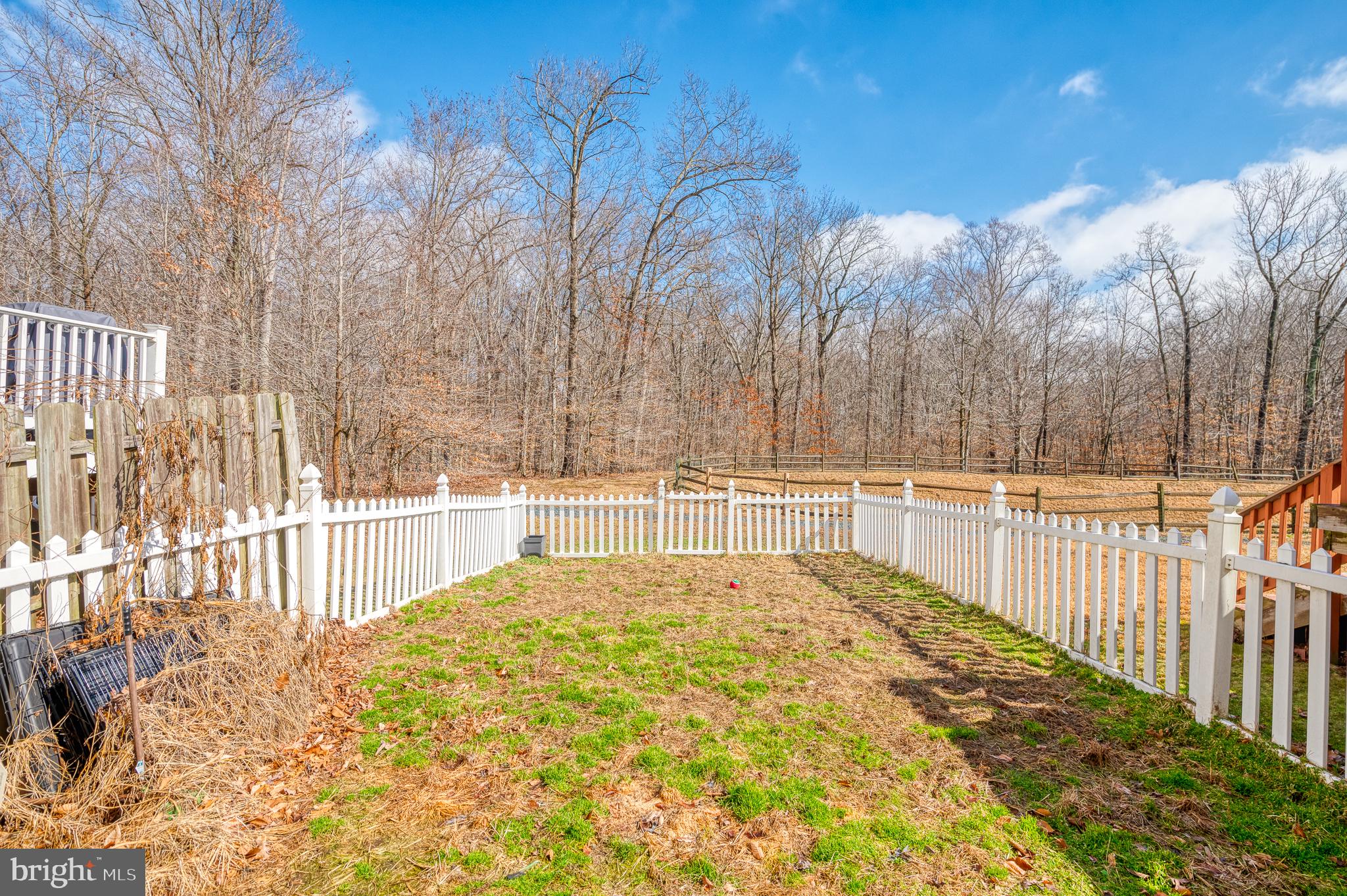 HOLLY WOODS - Residential