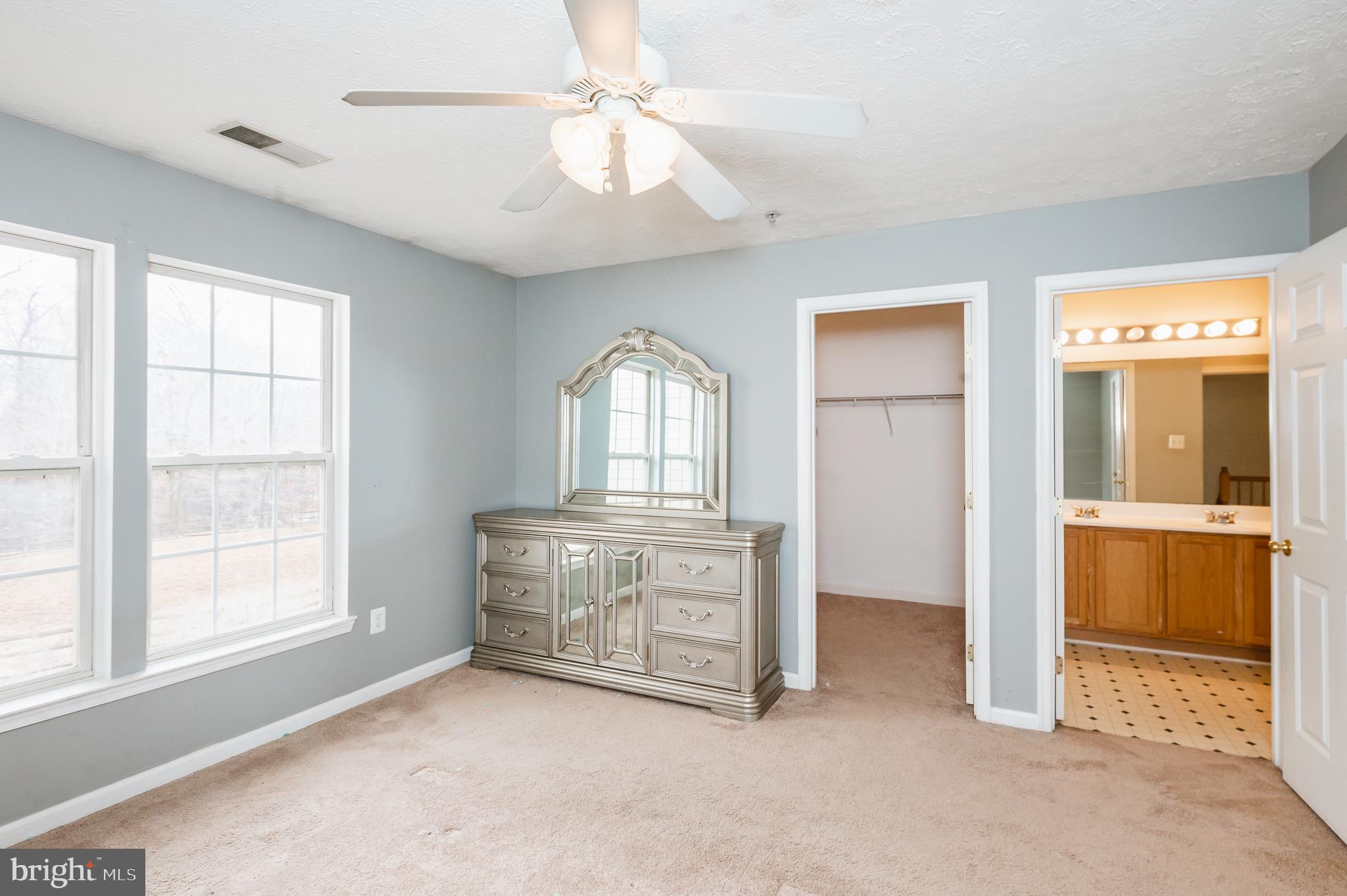 HOLLY WOODS - Residential