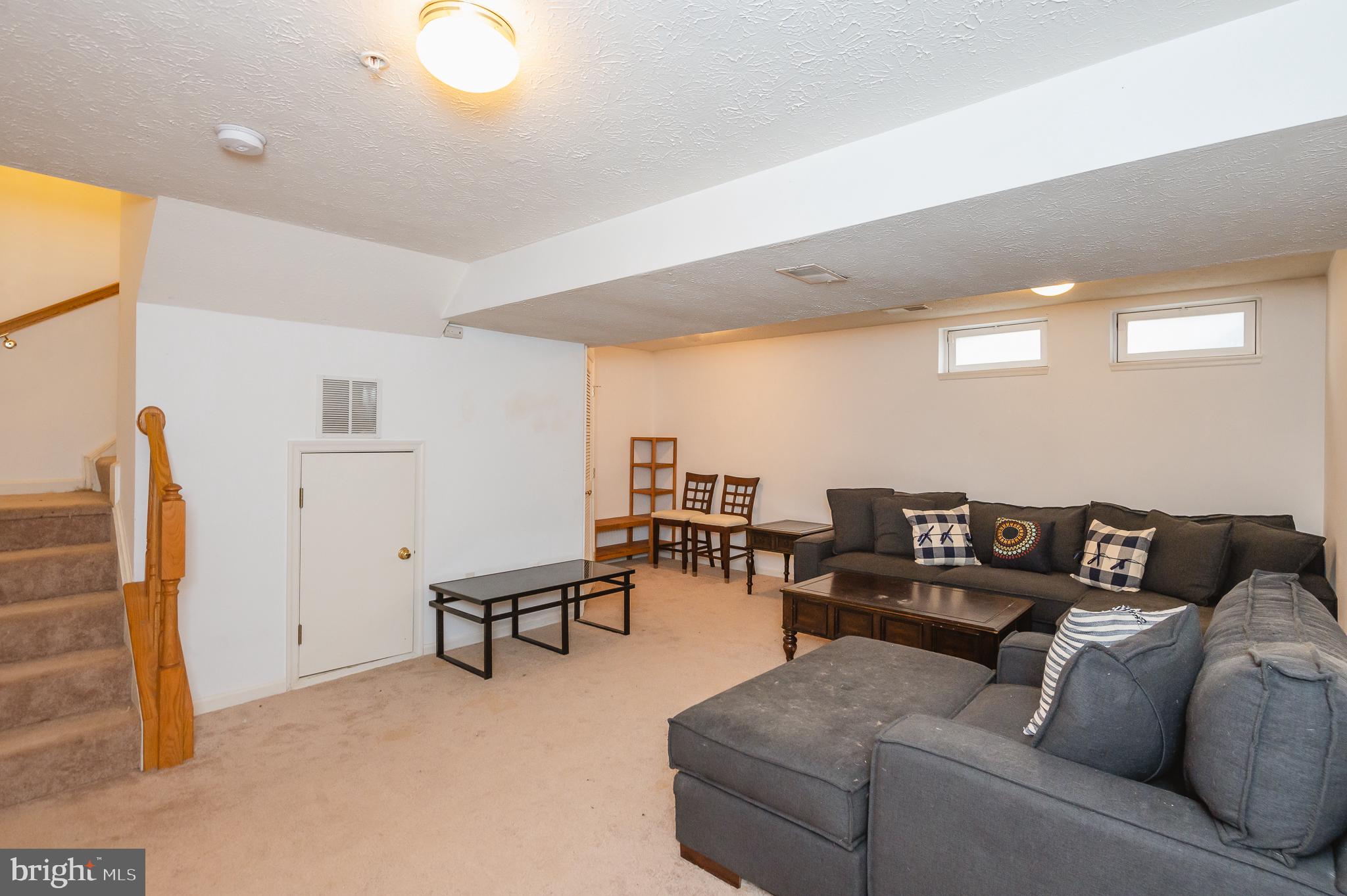 HOLLY WOODS - Residential