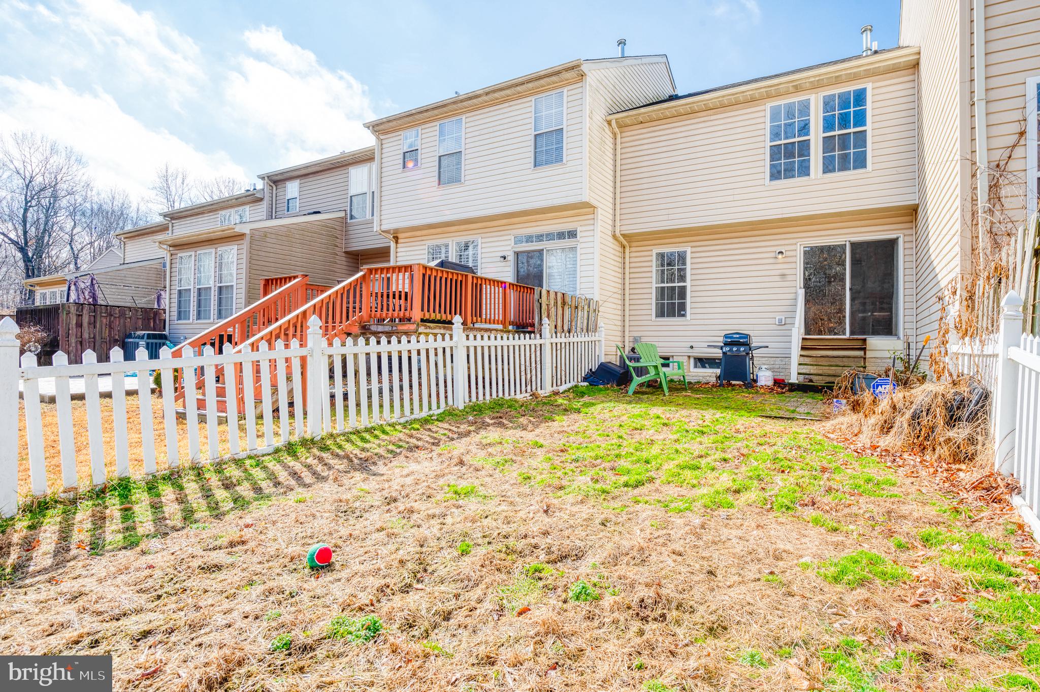 HOLLY WOODS - Residential