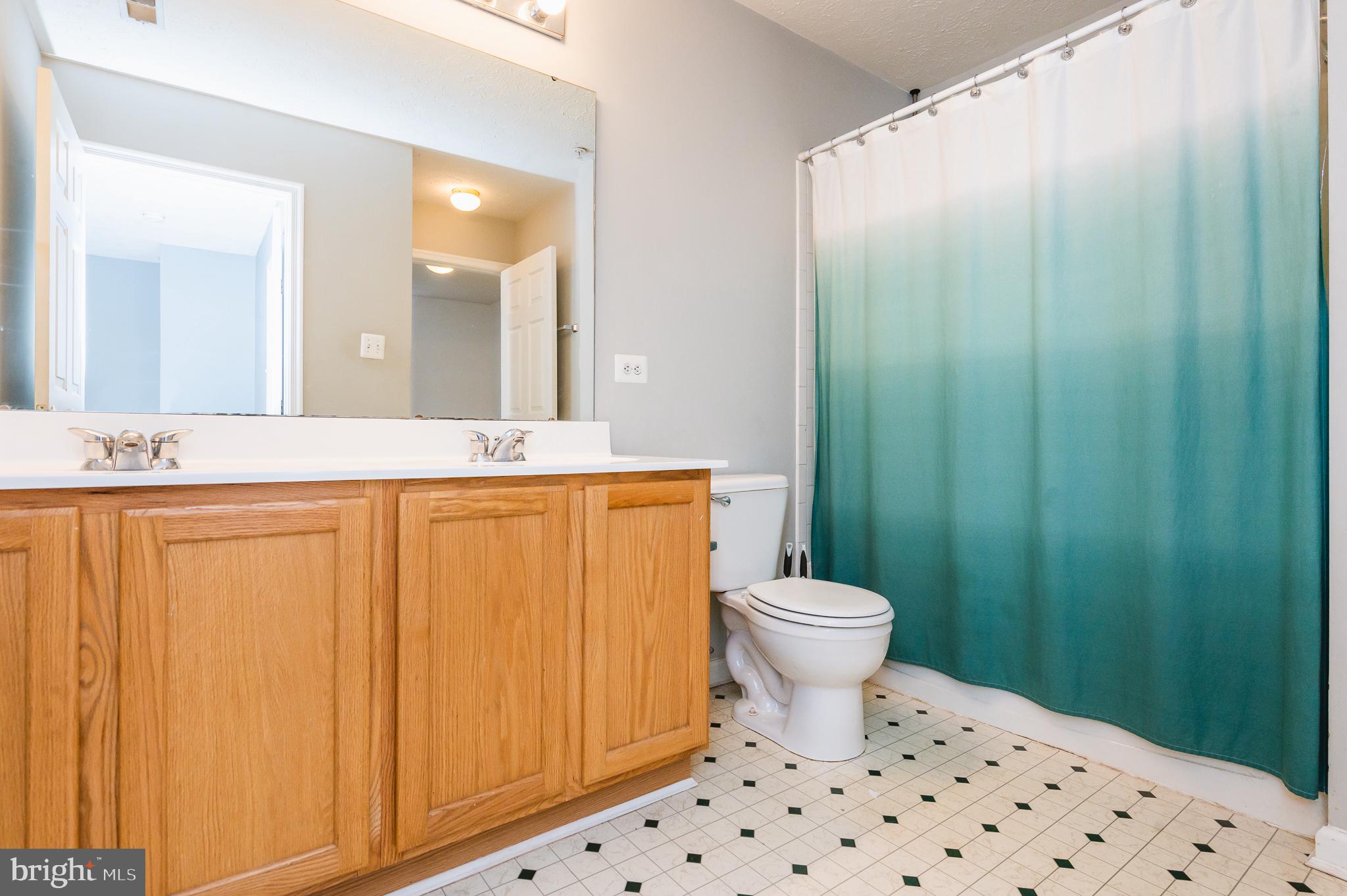 HOLLY WOODS - Residential