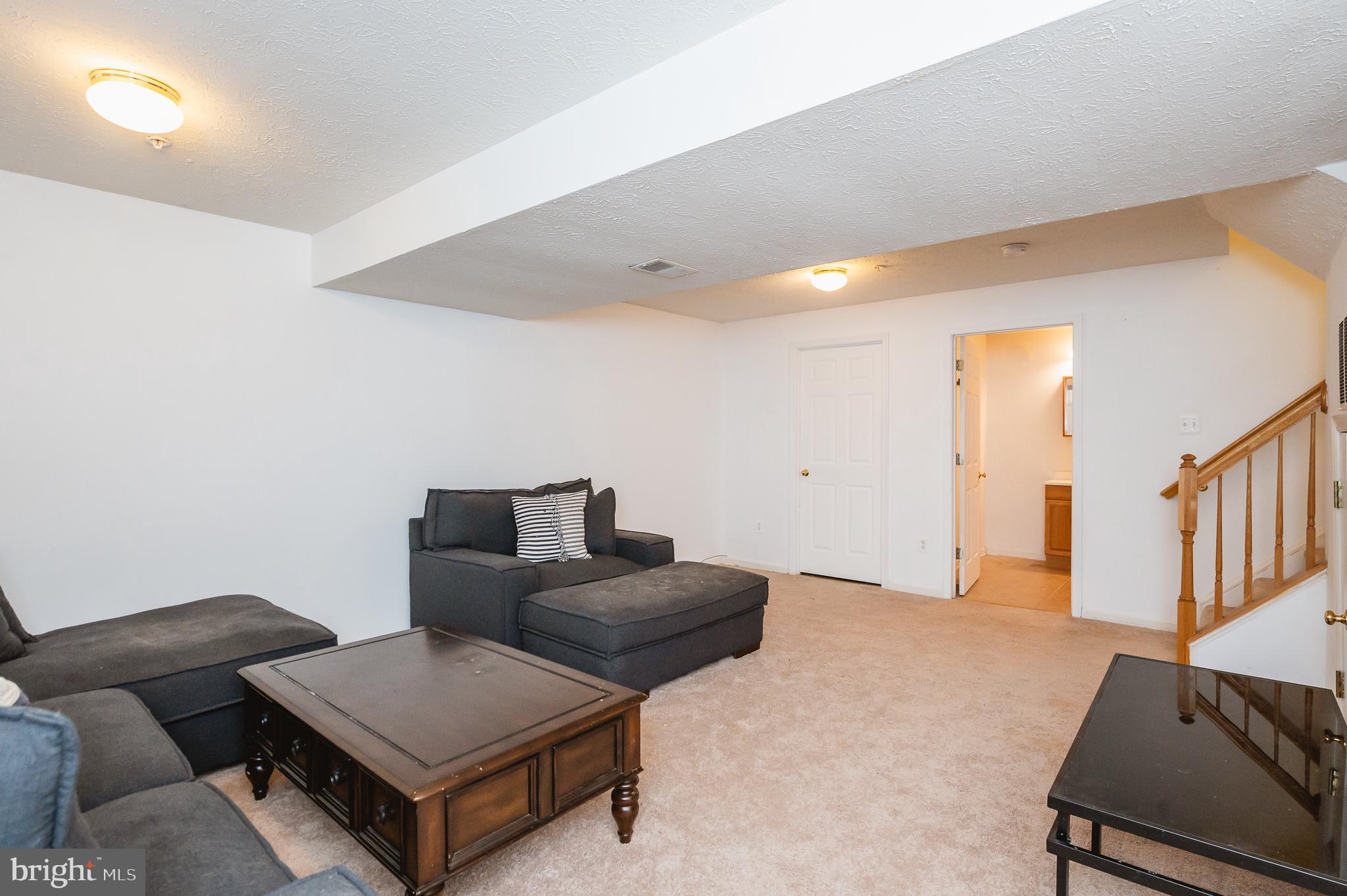 HOLLY WOODS - Residential