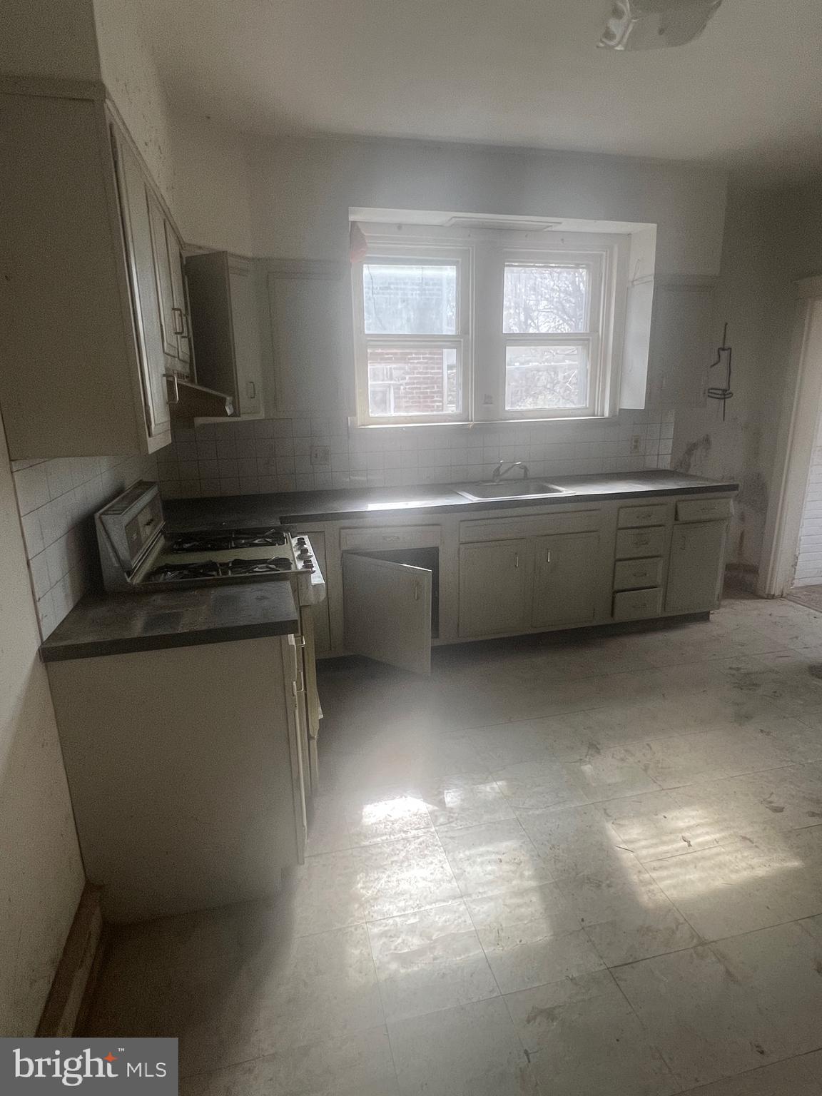 EAST FALLS - Residential