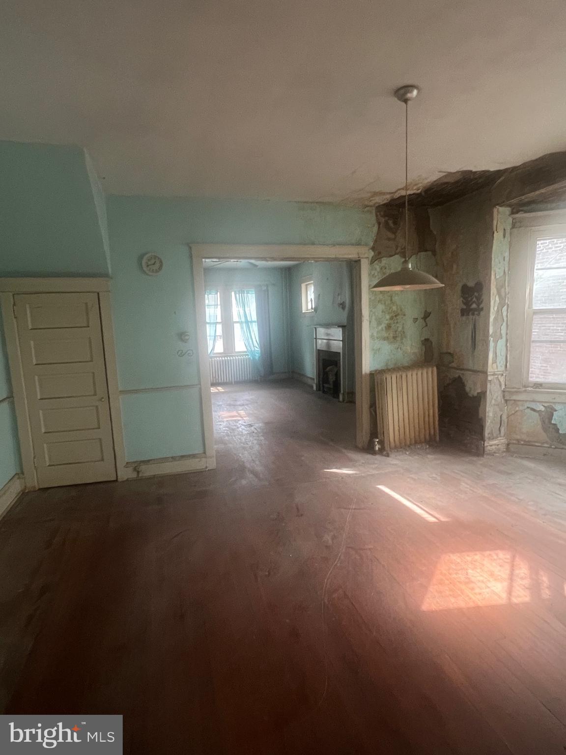 EAST FALLS - Residential