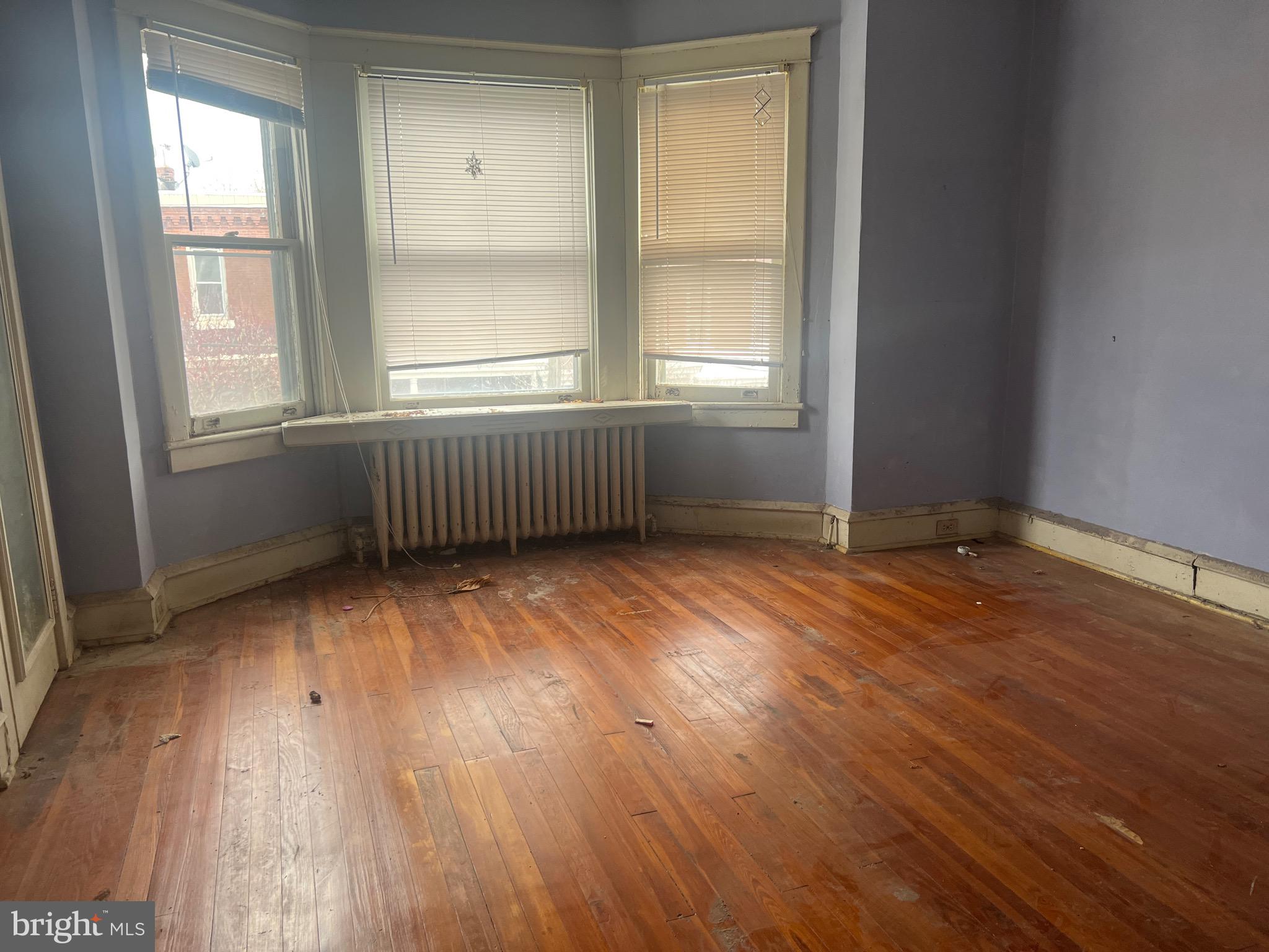 EAST FALLS - Residential