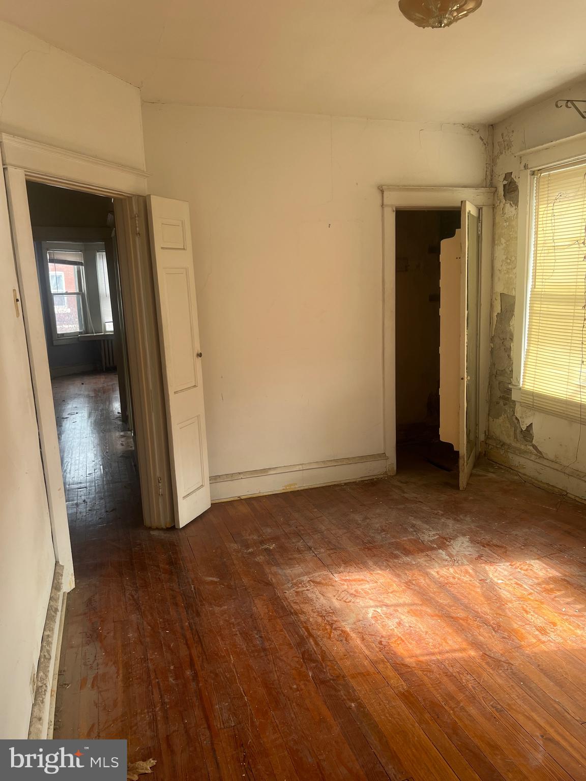 EAST FALLS - Residential