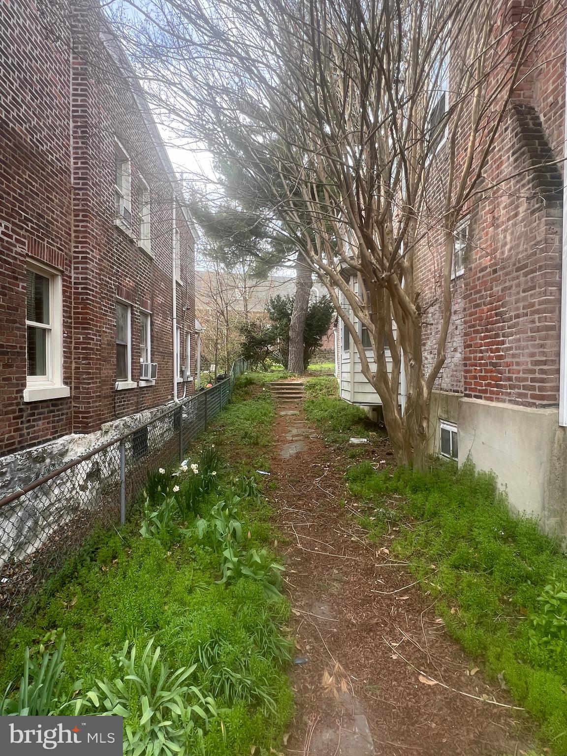 EAST FALLS - Residential