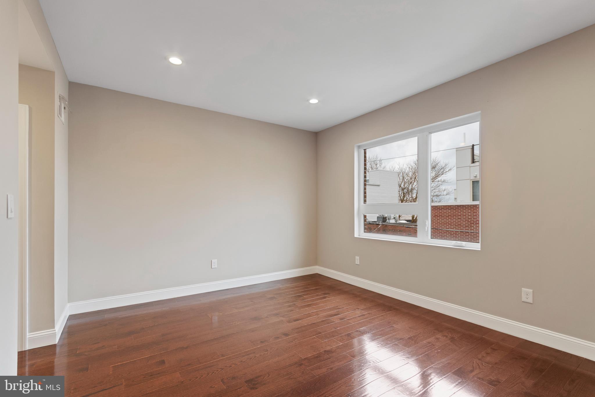 POINT BREEZE - Residential