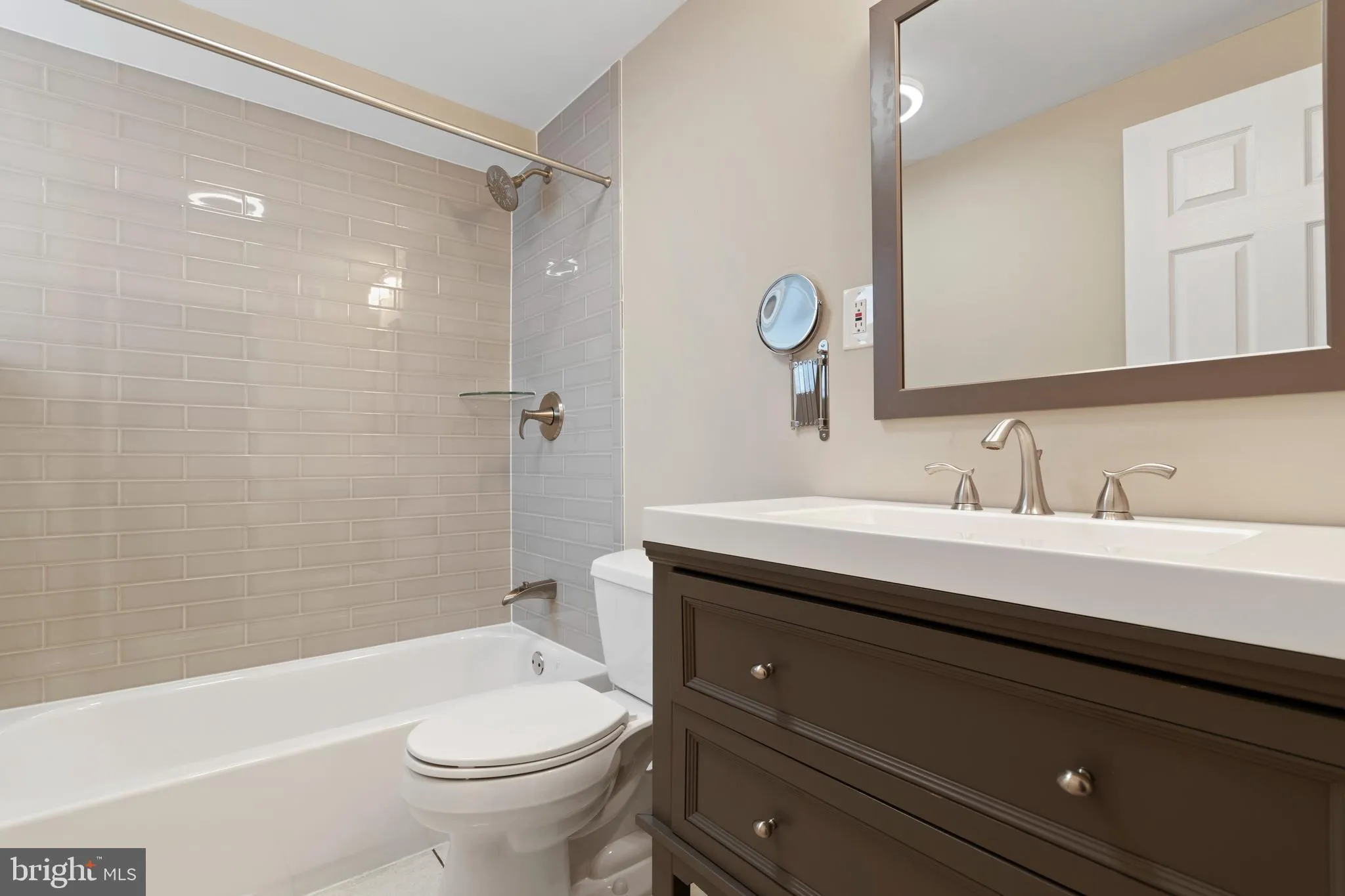 Philadelphia, Pennsylvania 19146, United States, 4 Bedrooms Bedrooms, ,4 BathroomsBathrooms,Residential,Active,117427