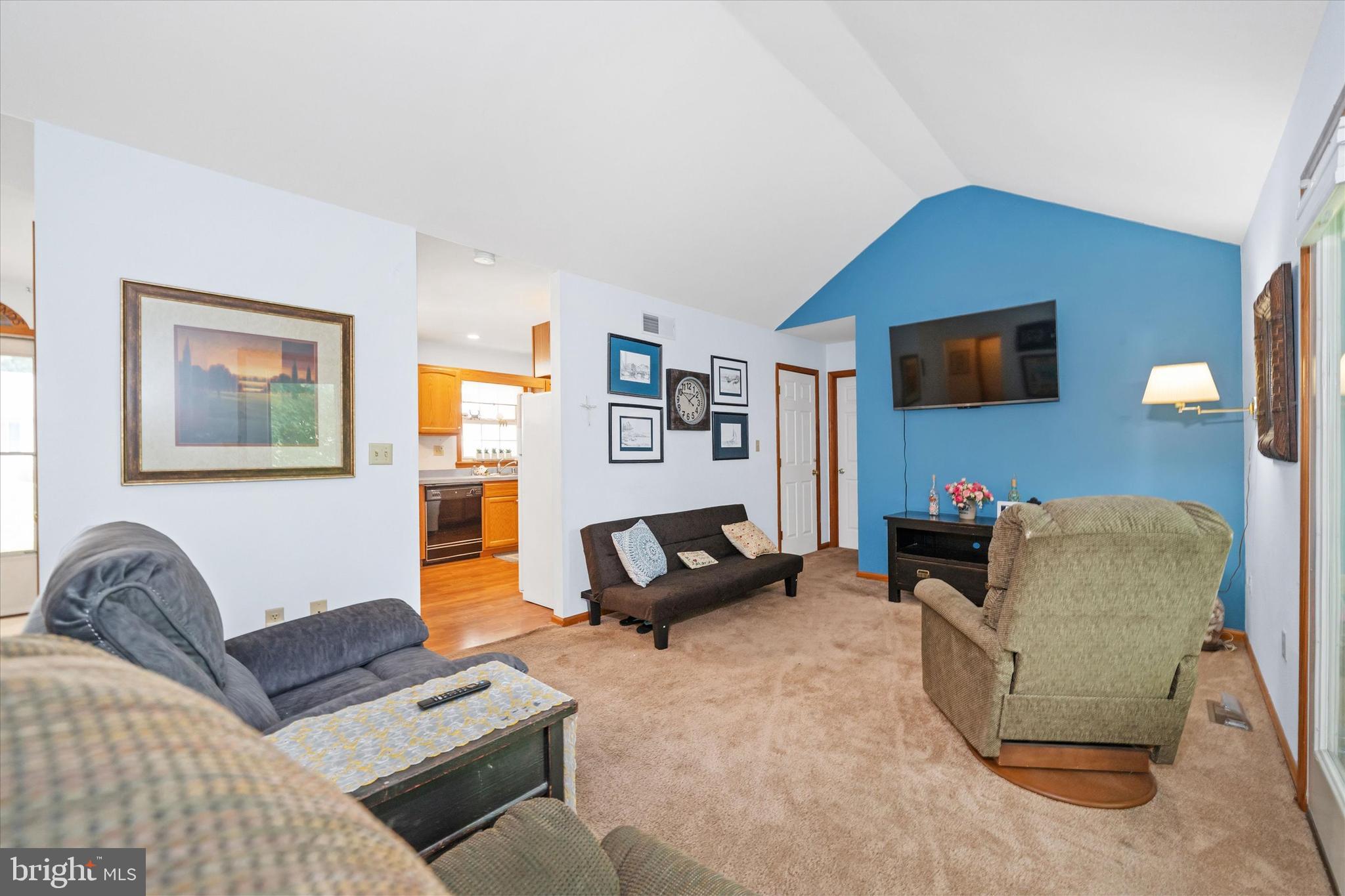 COLONIAL RIDGE - Residential