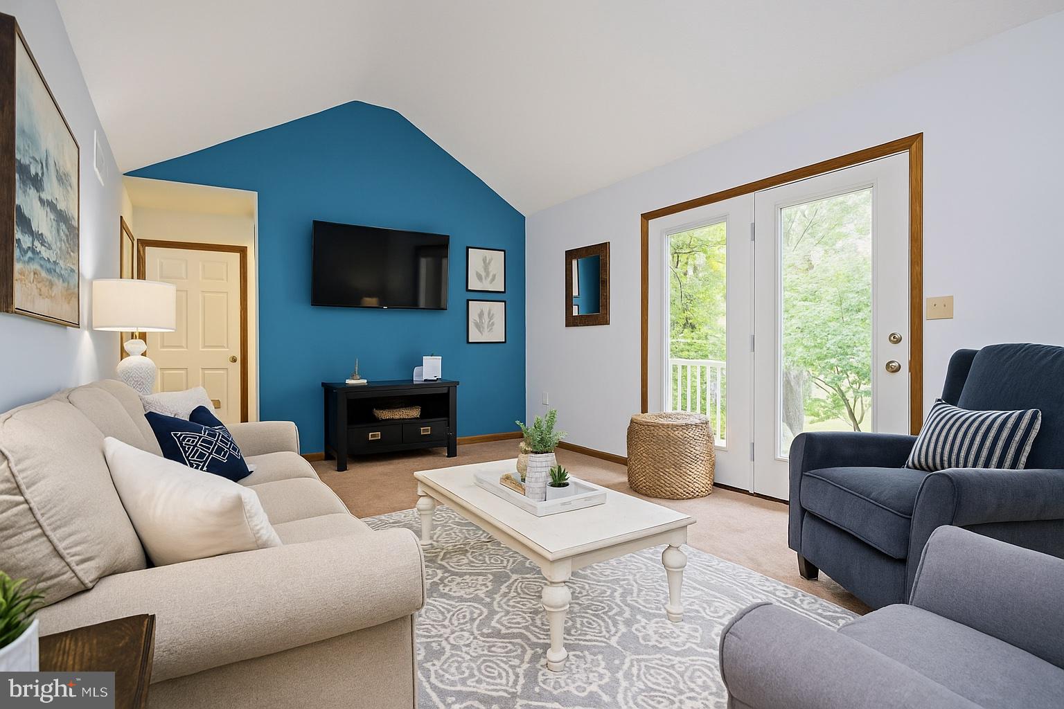 COLONIAL RIDGE - Residential