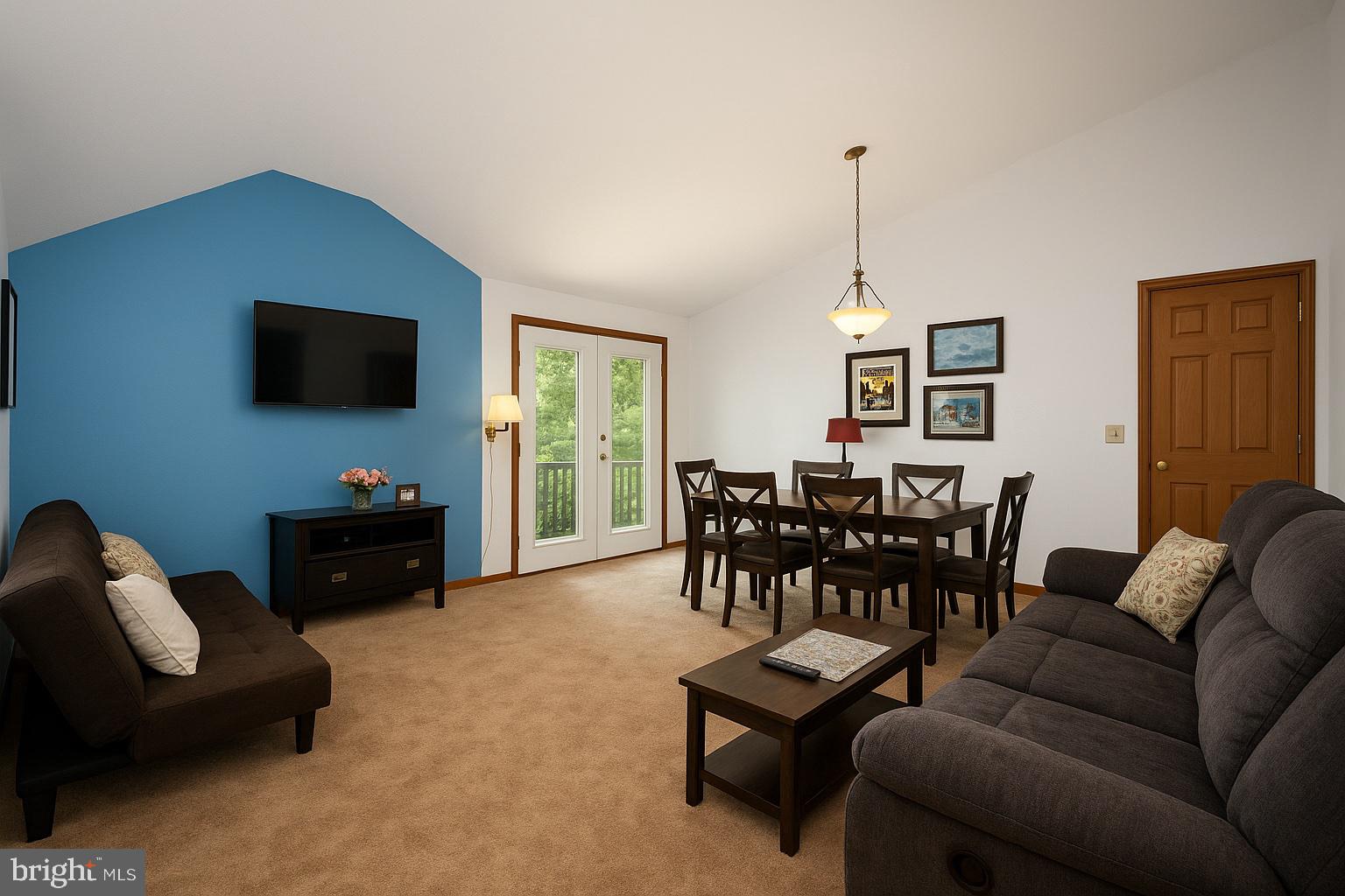 COLONIAL RIDGE - Residential