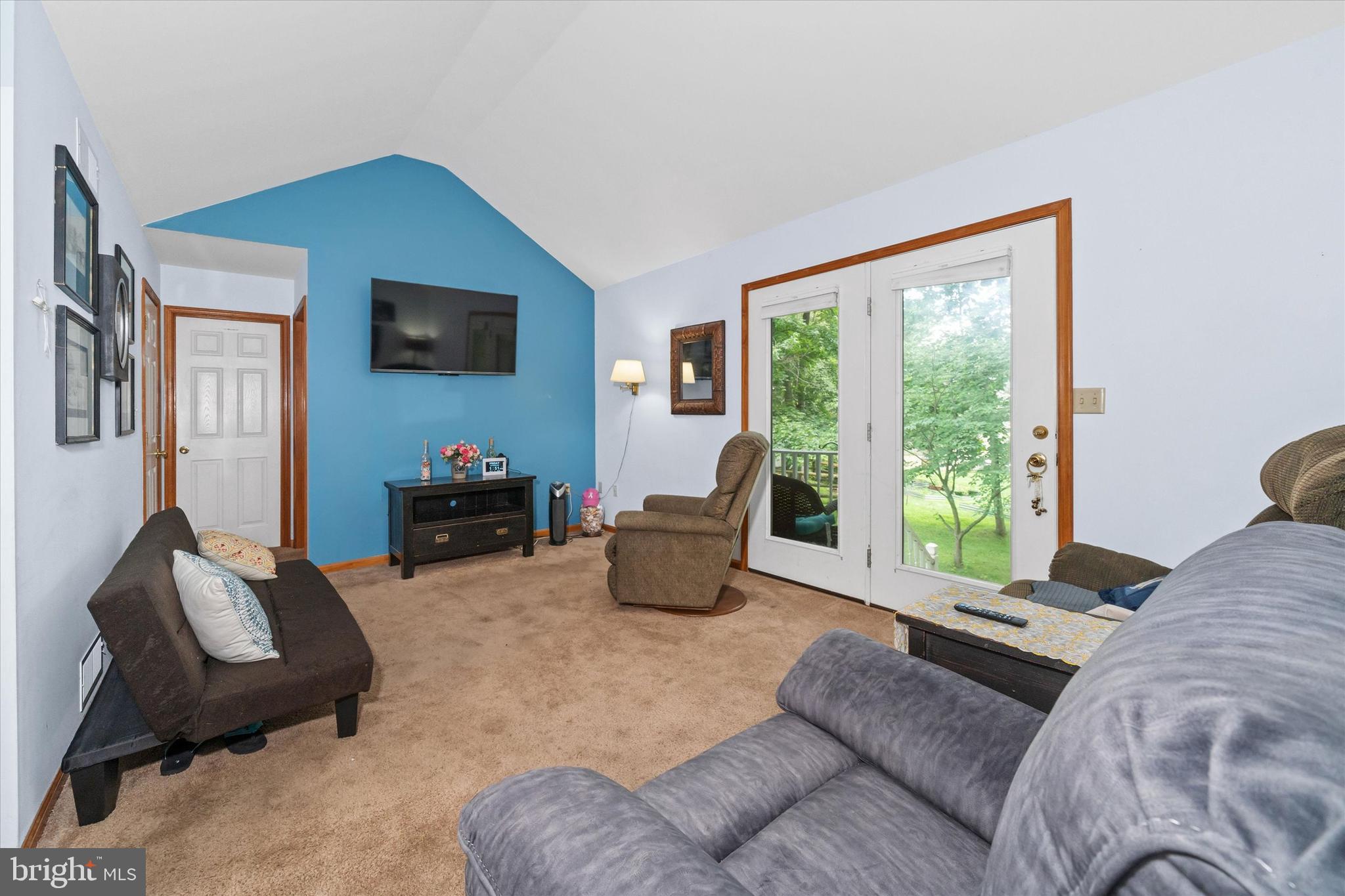 COLONIAL RIDGE - Residential