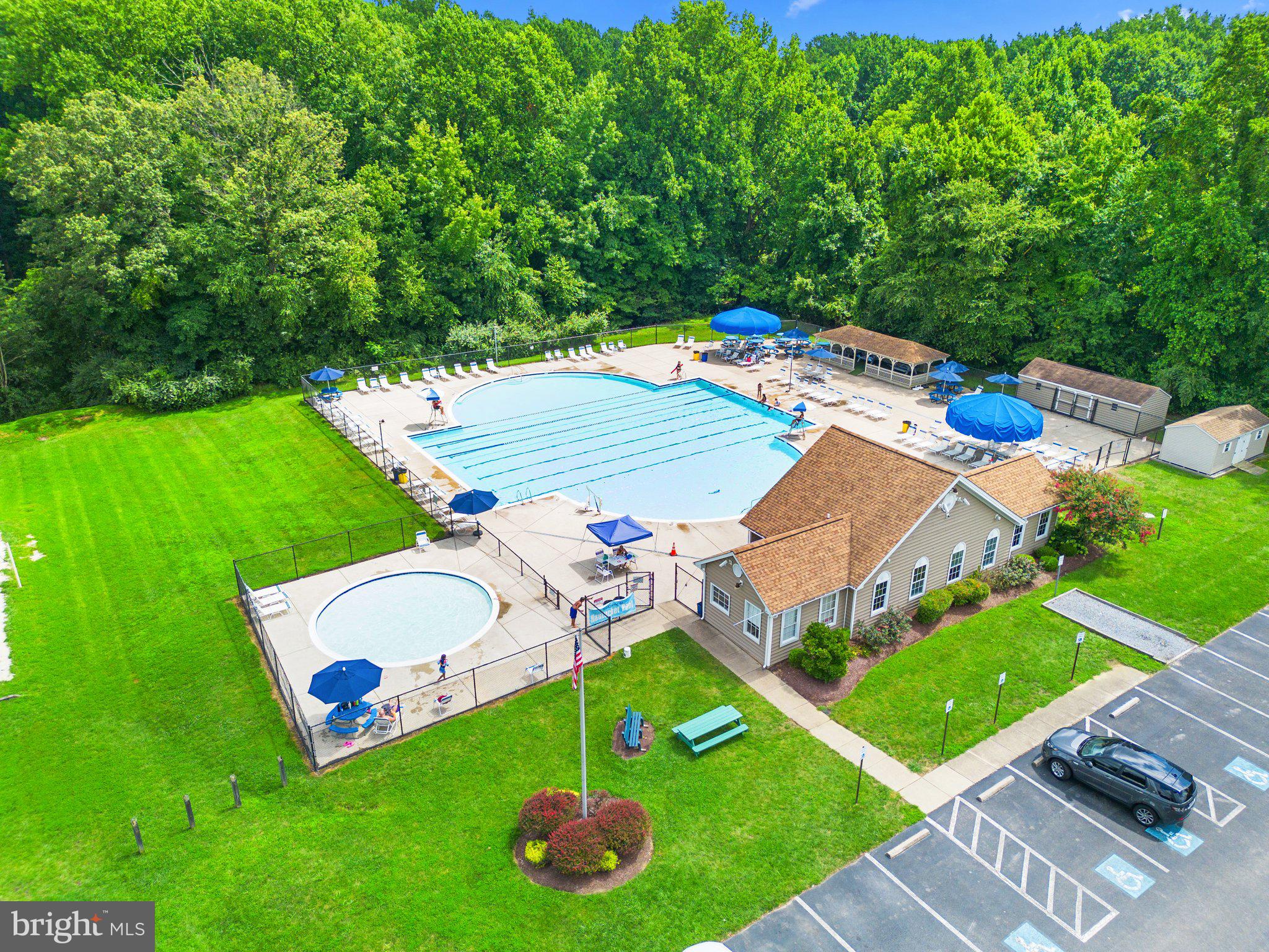 THE KNOLLS - Residential