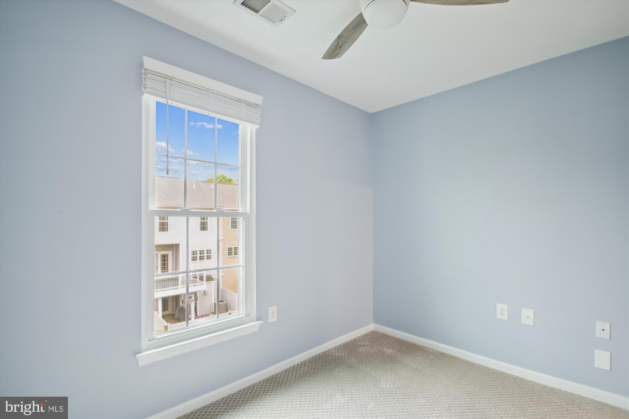 THE KNOLLS - Residential