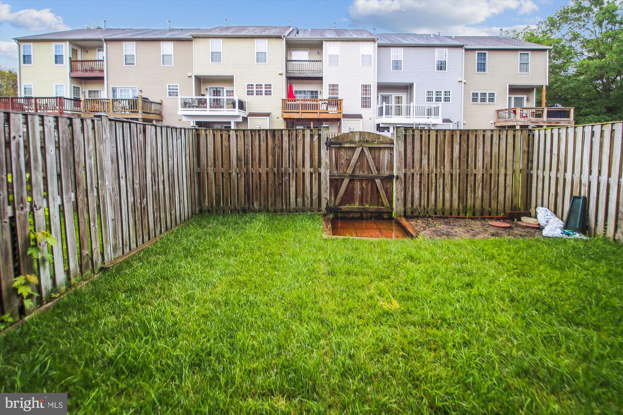 THE KNOLLS - Residential