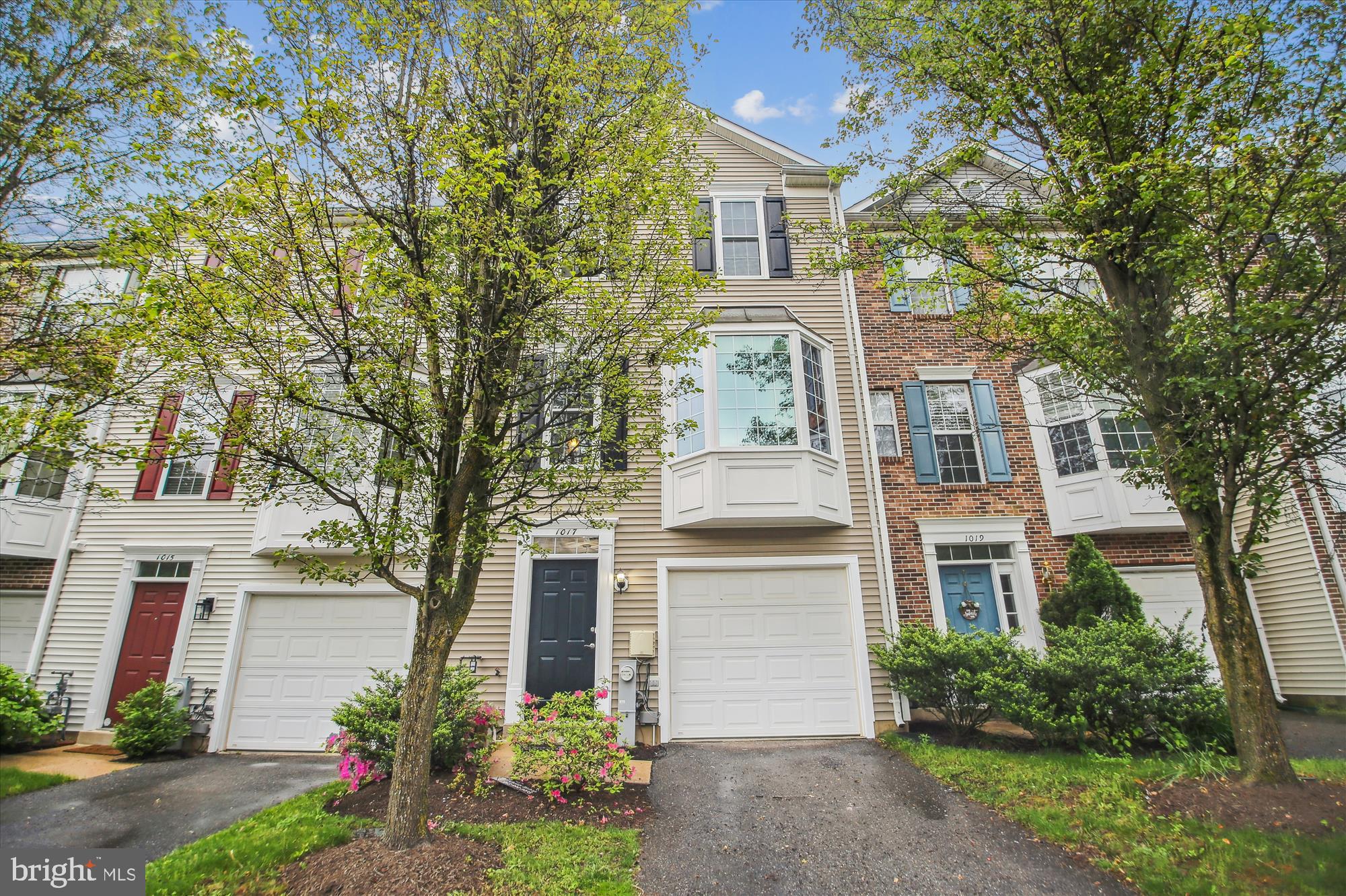 THE KNOLLS - Residential