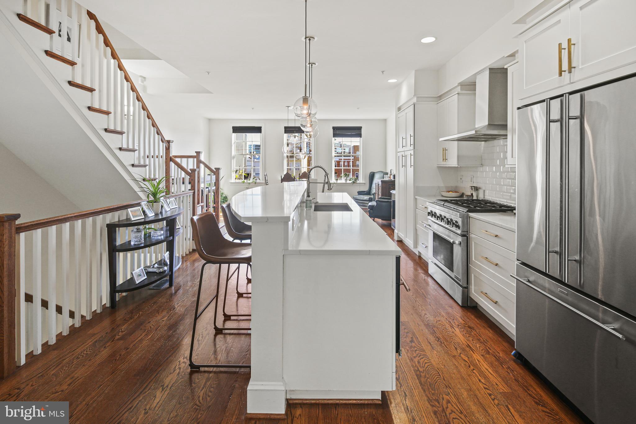 LOCUST POINT - Residential