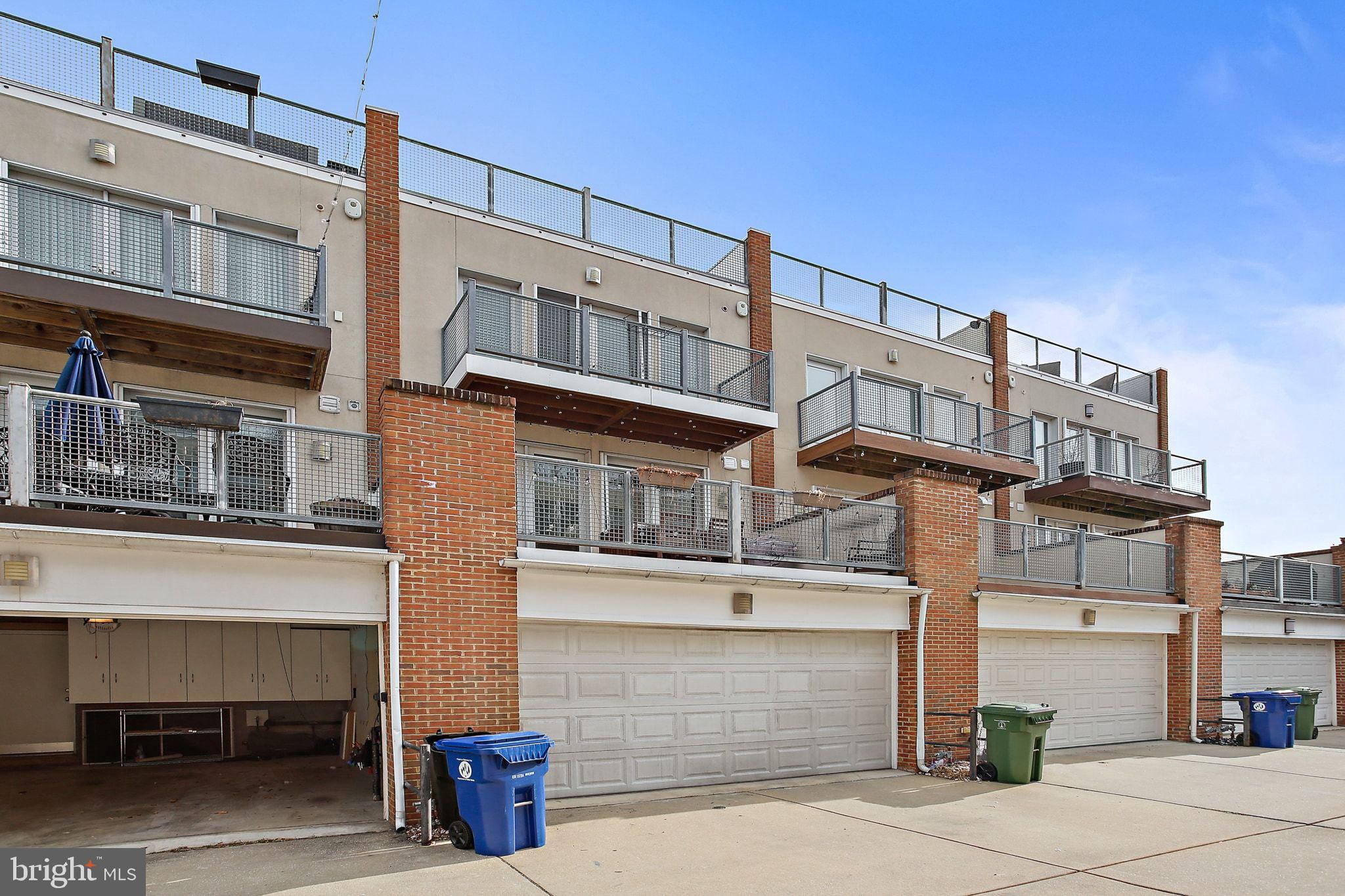 LOCUST POINT - Residential