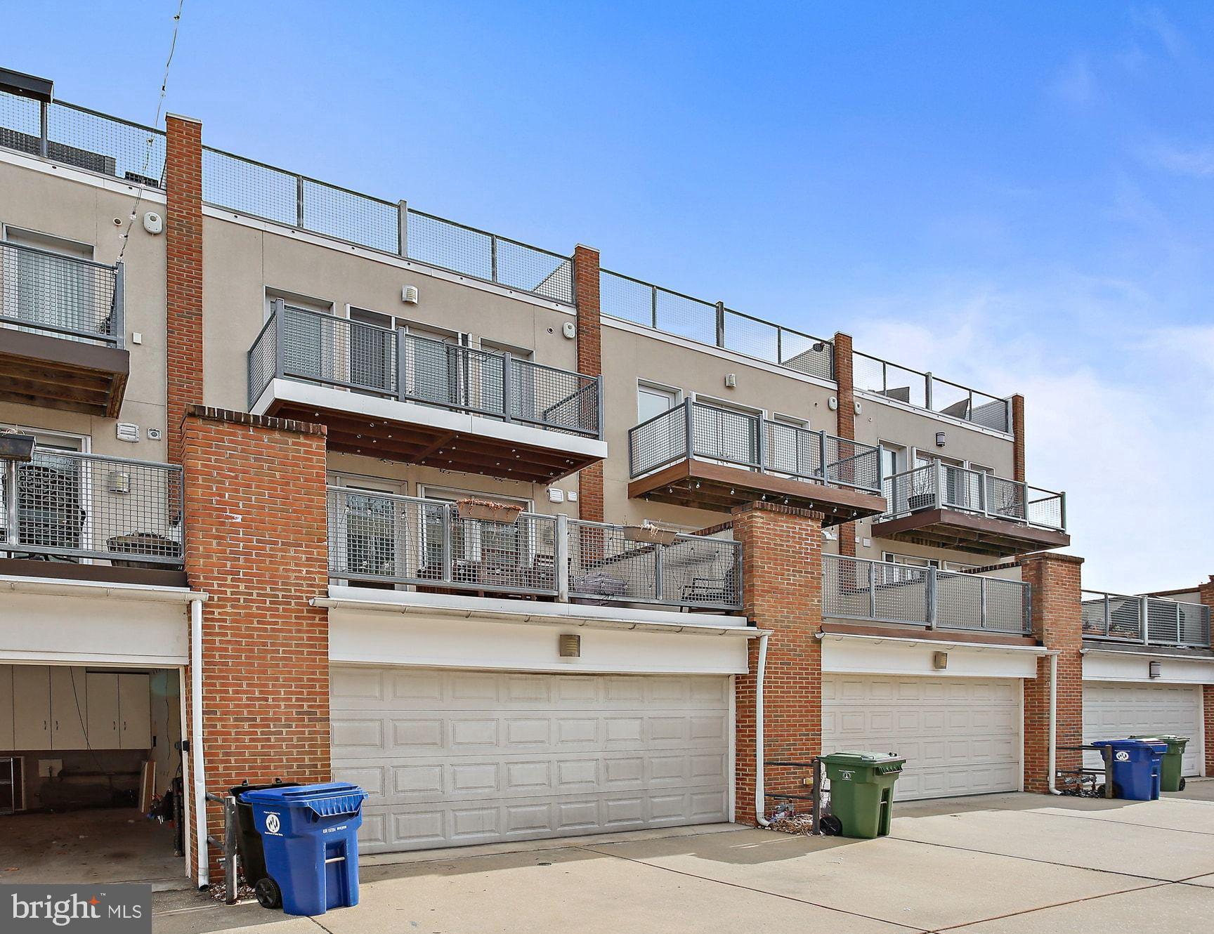 LOCUST POINT - Residential