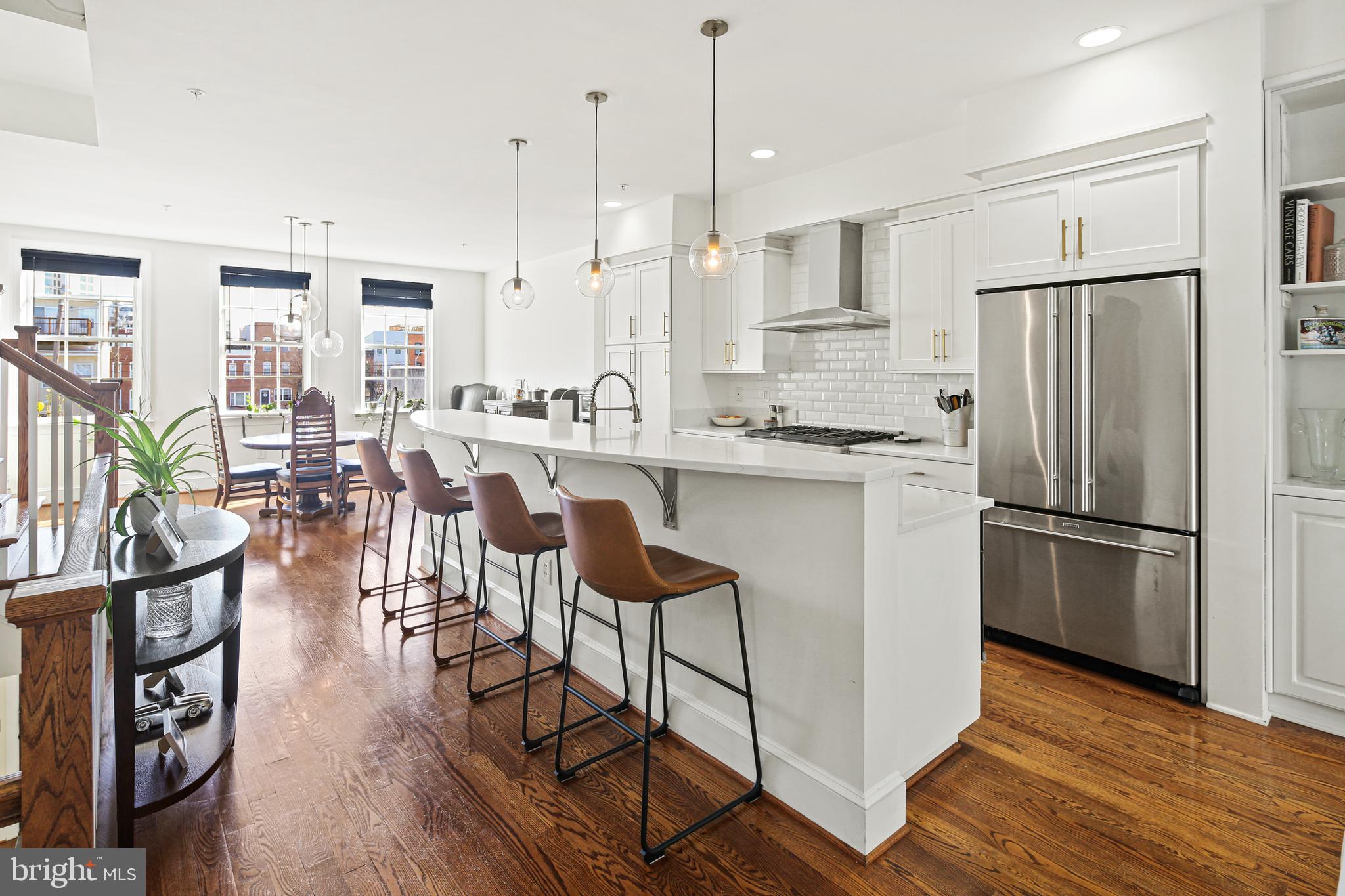 LOCUST POINT - Residential