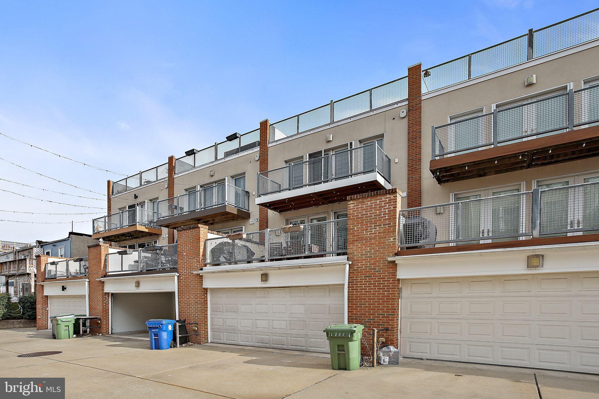 LOCUST POINT - Residential