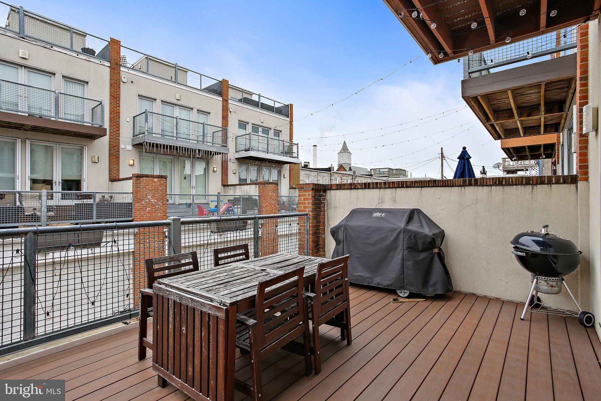 LOCUST POINT - Residential