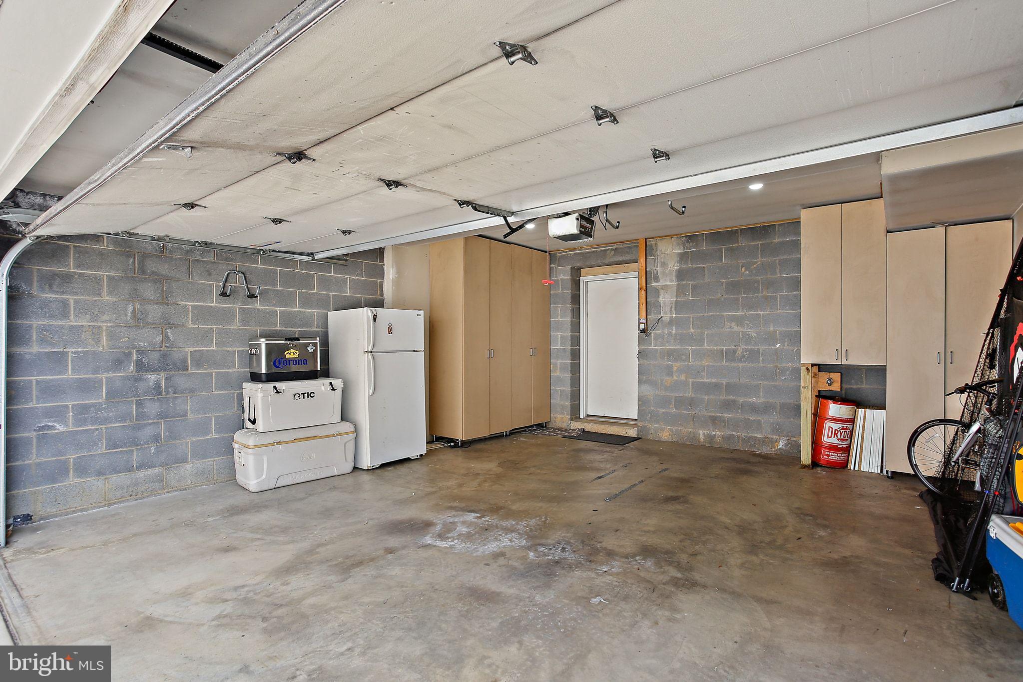 LOCUST POINT - Residential