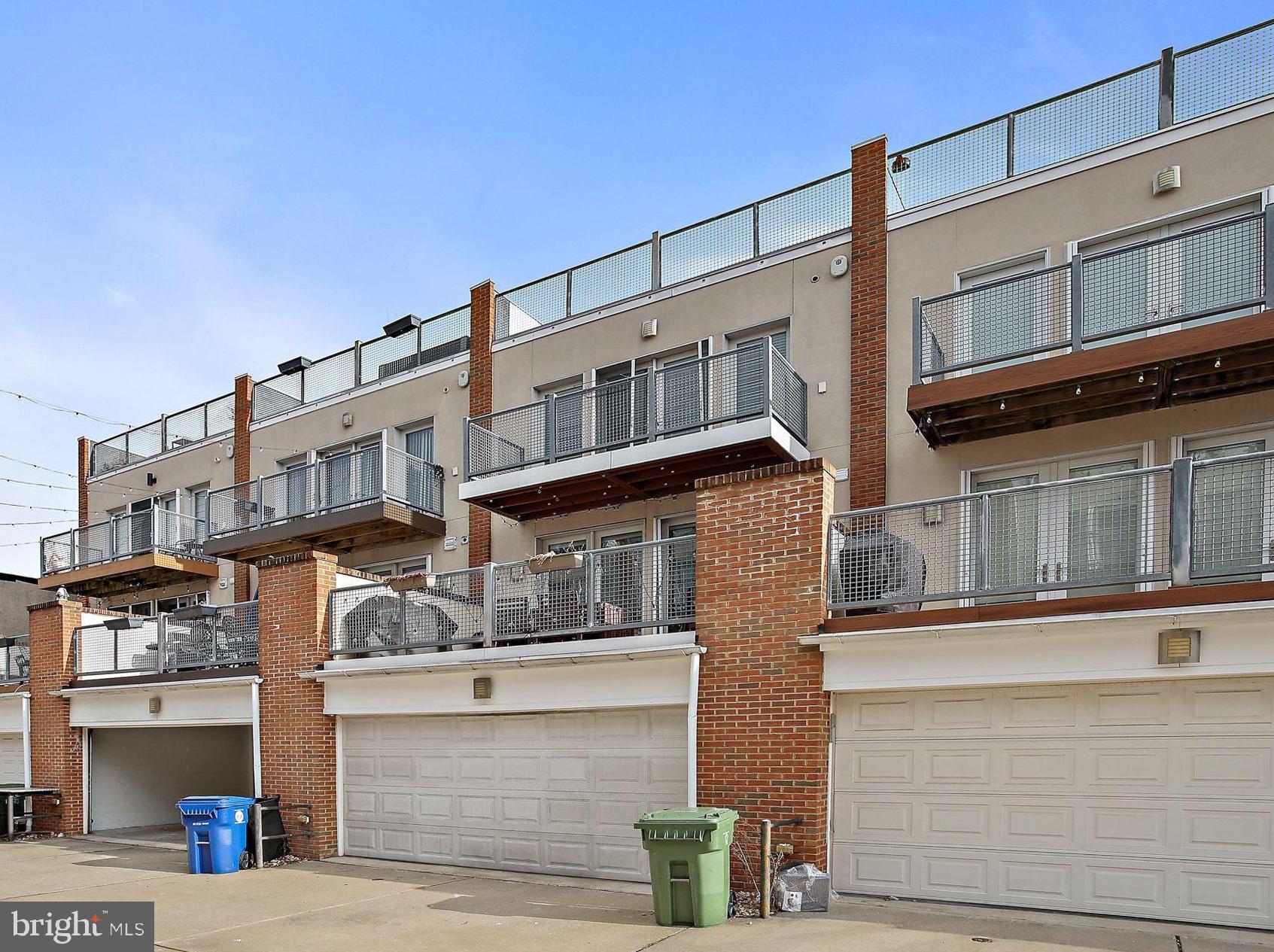 LOCUST POINT - Residential