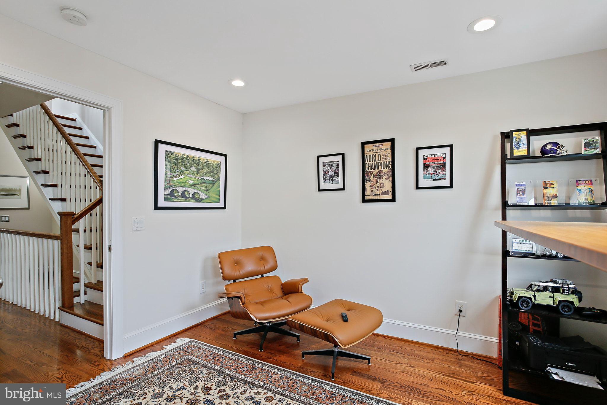 LOCUST POINT - Residential