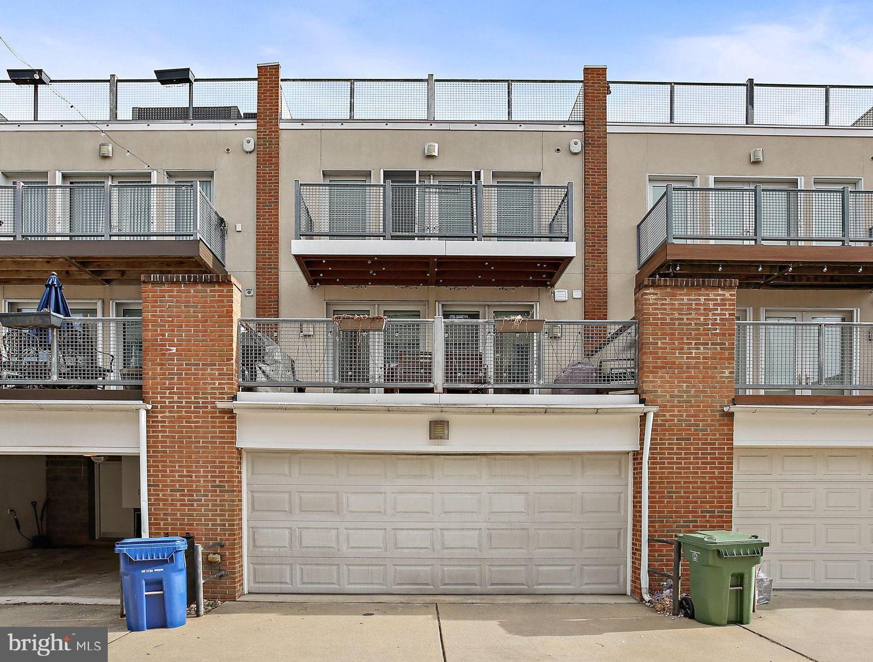 LOCUST POINT - Residential