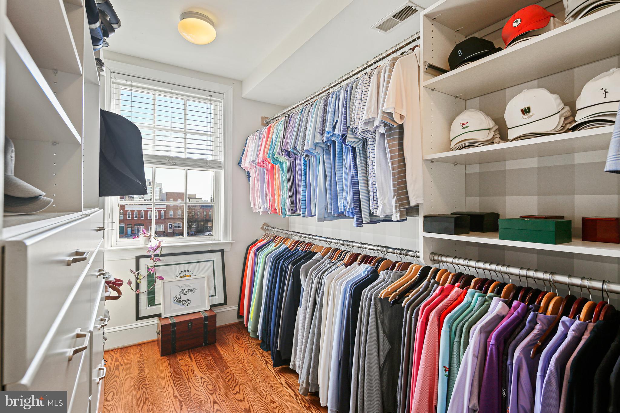 LOCUST POINT - Residential