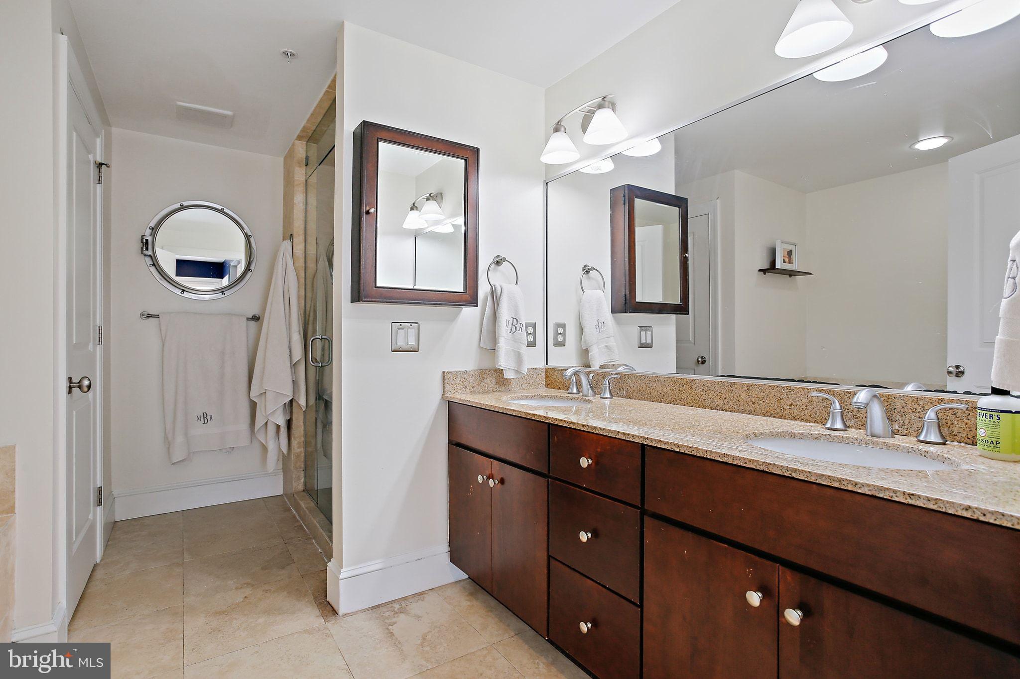 LOCUST POINT - Residential