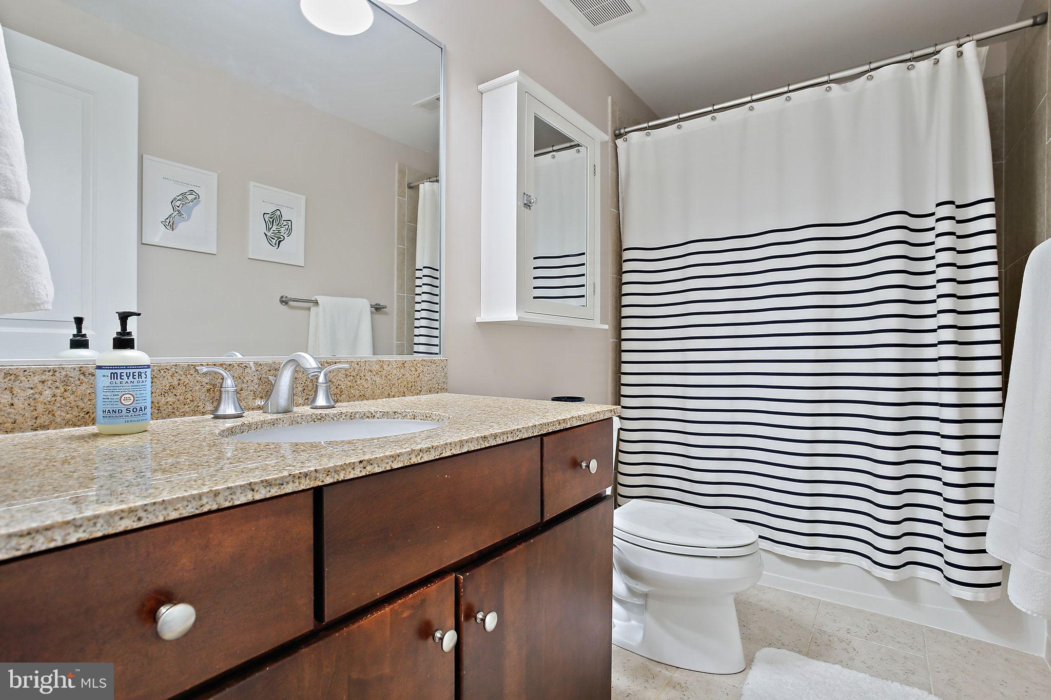 LOCUST POINT - Residential