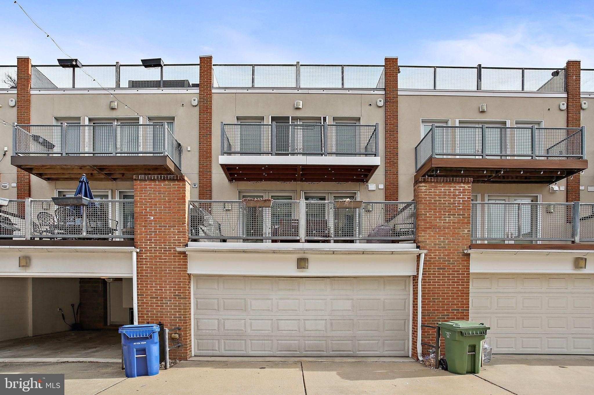 LOCUST POINT - Residential