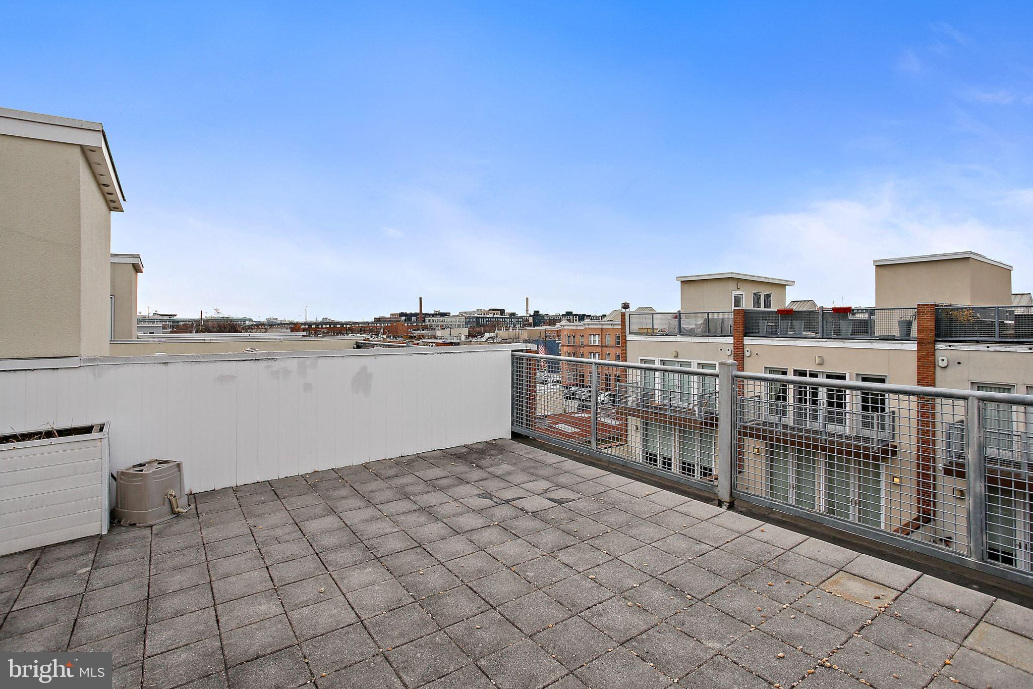 LOCUST POINT - Residential