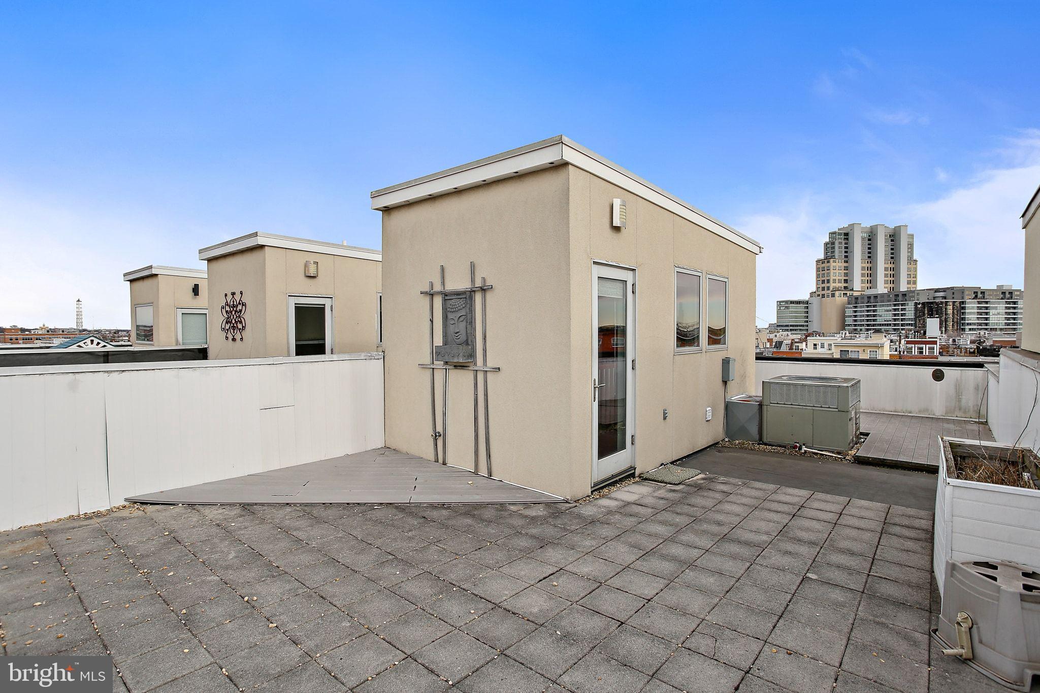 LOCUST POINT - Residential